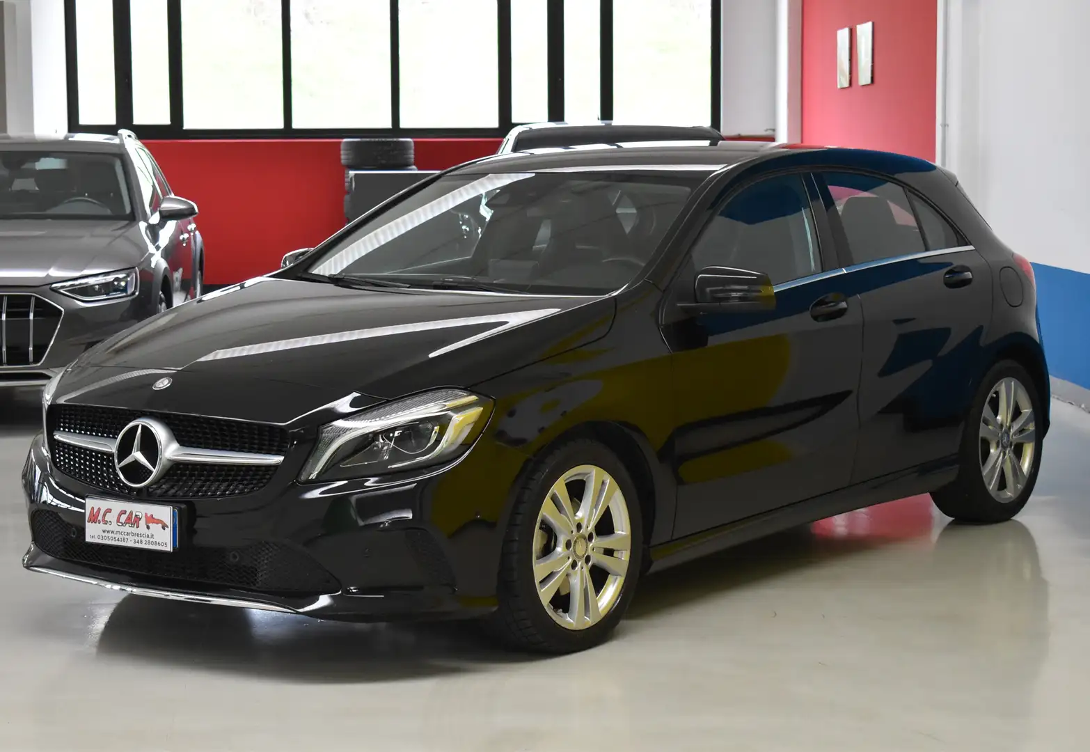 Mercedes-Benz A 200 A 200 d Sport auto my16 Schwarz - 1