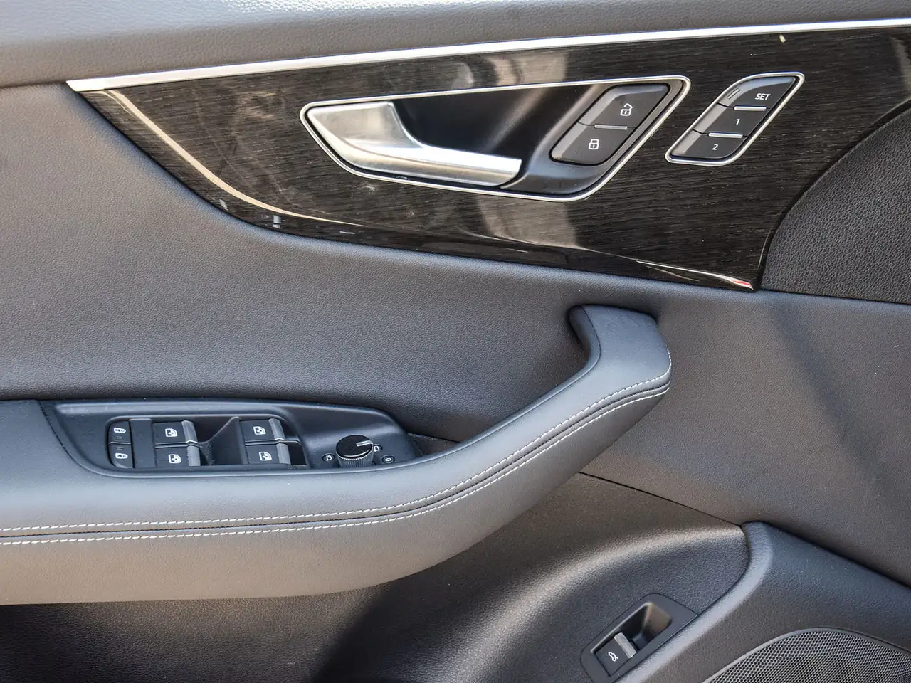 Audi Q8 снимка Audi Q8