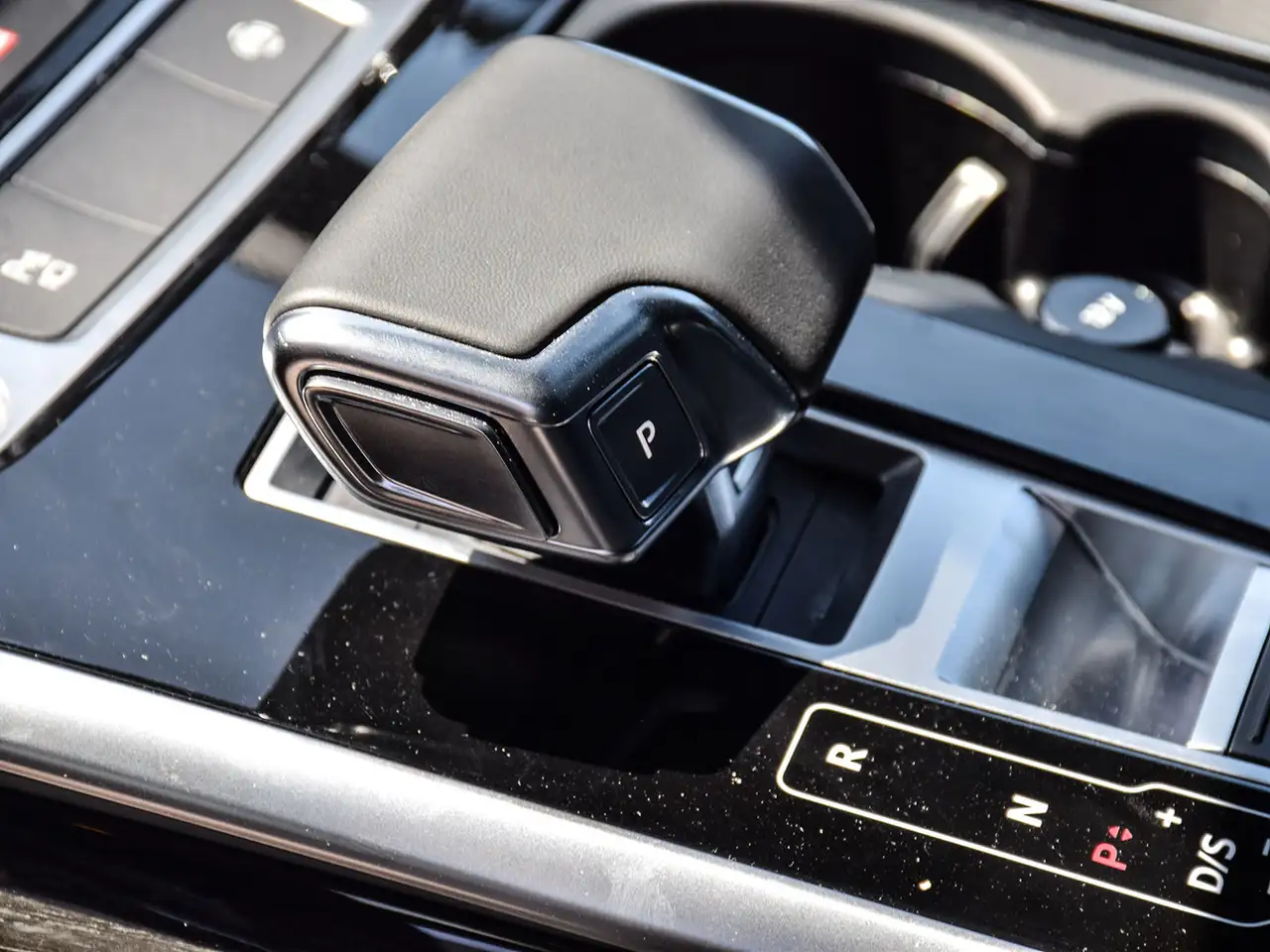 Audi Q8 снимка Audi Q8