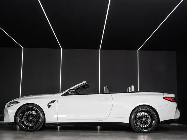 BMW M4 view 7