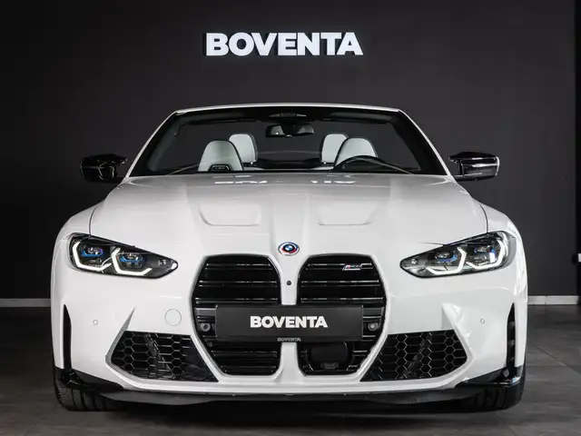 BMW M4 view 2
