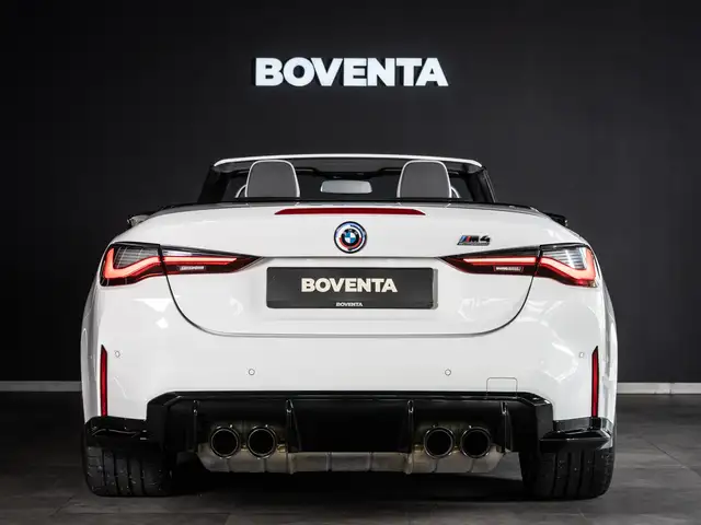 BMW M4 view 9