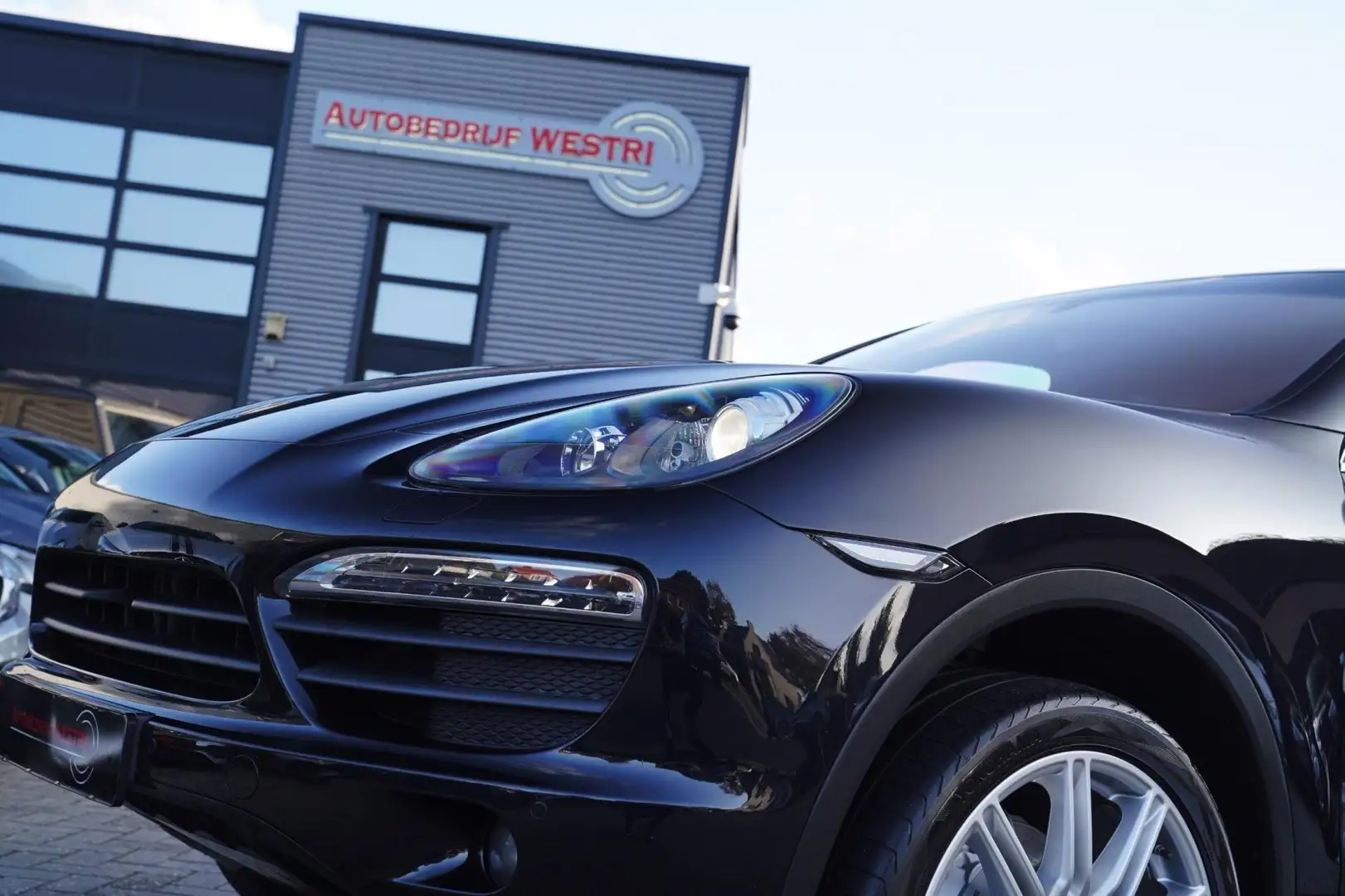 Porsche Cayenne 4.8 S | Schuifdak | Tussenbak vernieuwd | PERFECT Zwart - 2