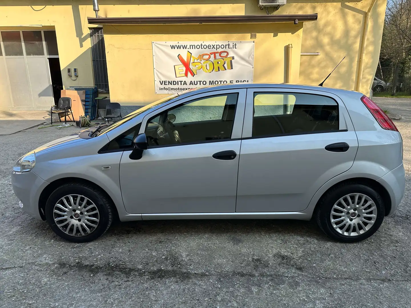 Fiat Grande Punto Grande Punto 5p 1.2 Actual - GPL Plateado - 2