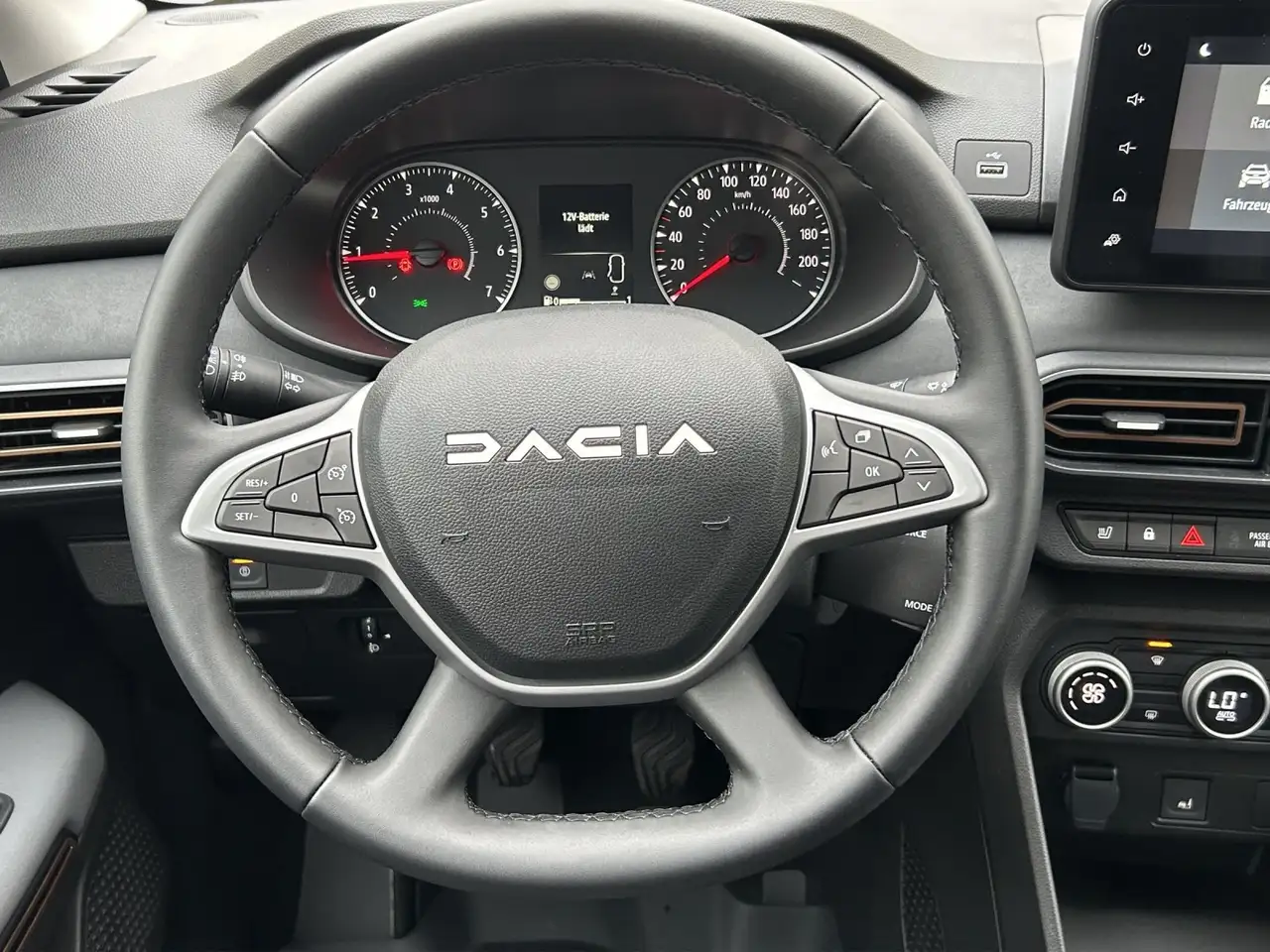 Dacia Jogger Extreme tce110 7 Sitze, Kamera, Klimaaut.,SHZ 16
