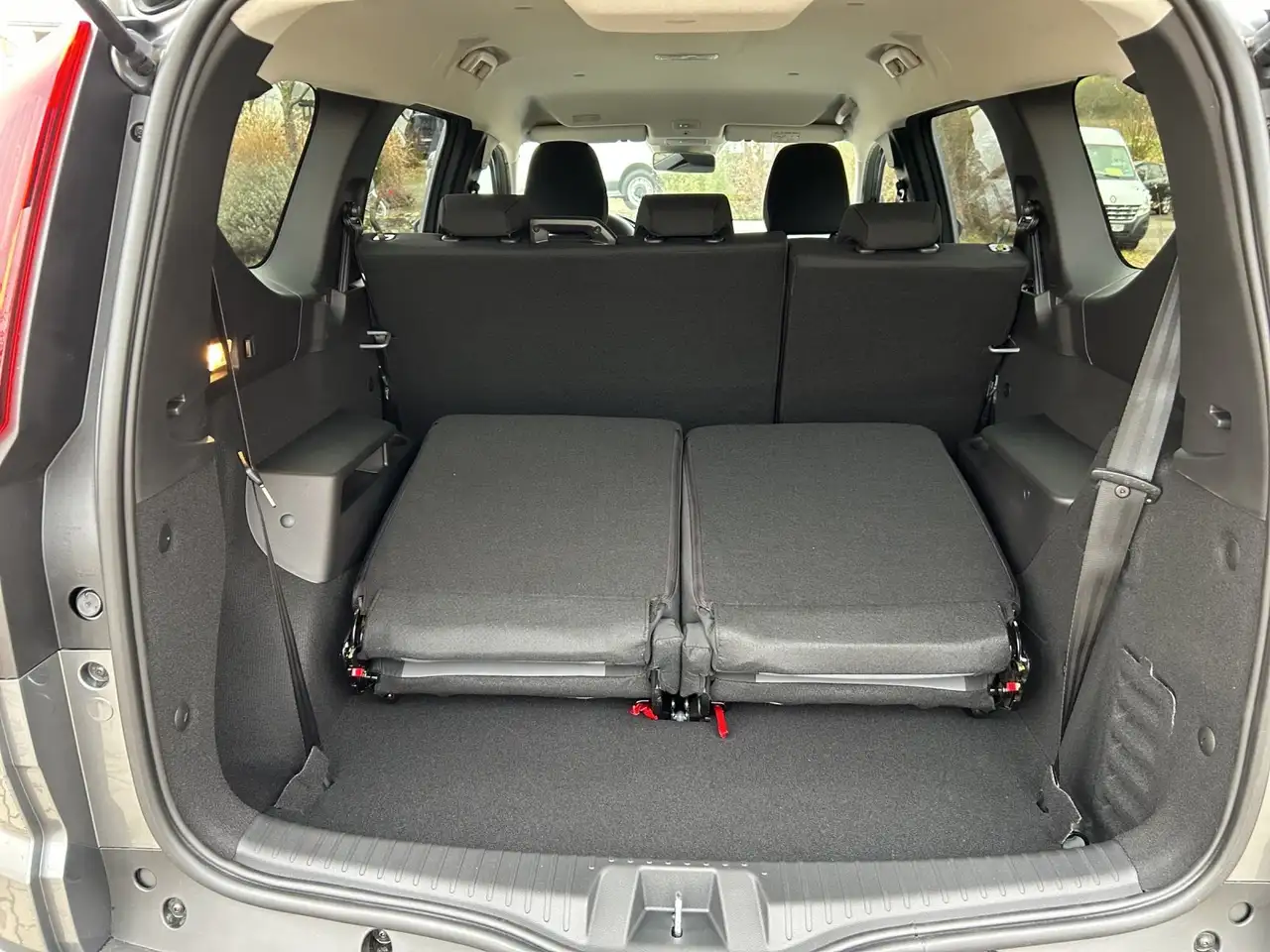 Dacia Jogger Extreme tce110 7 Sitze, Kamera, Klimaaut.,SHZ 12