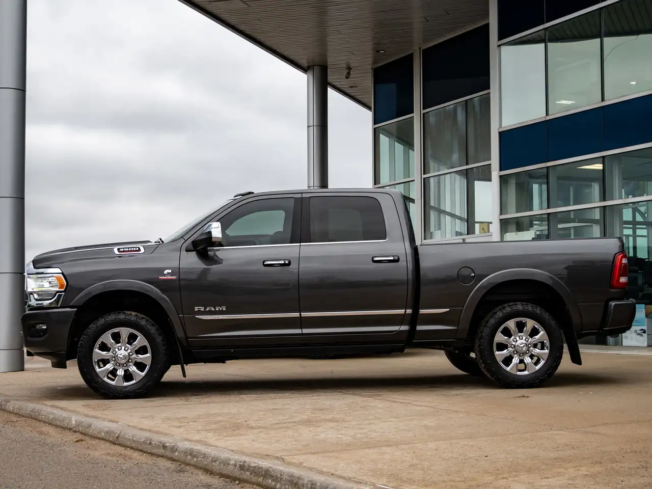 RAM 3500 снимка RAM 3500