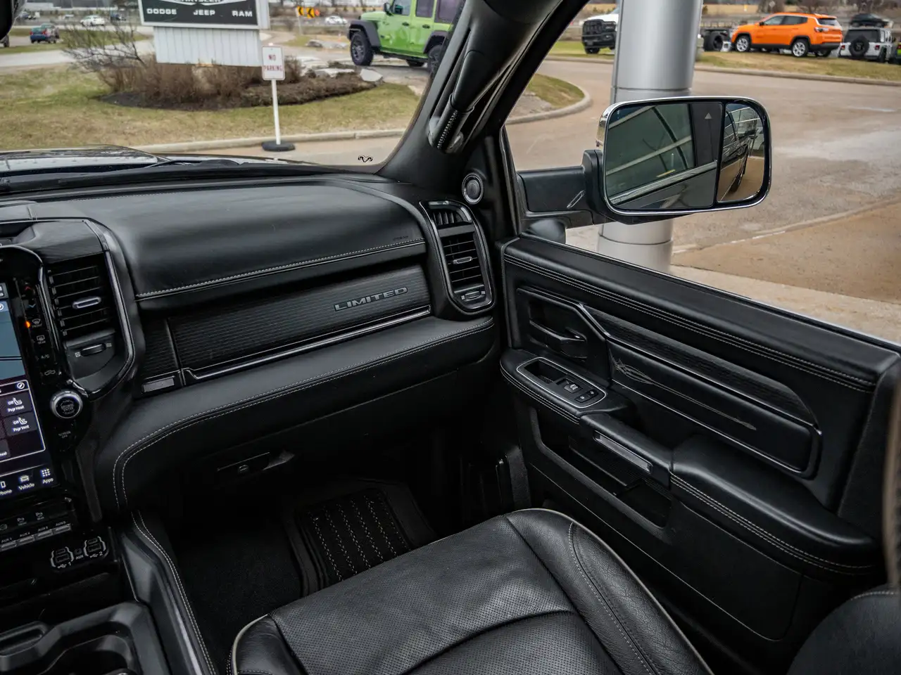 RAM 3500 снимка RAM 3500