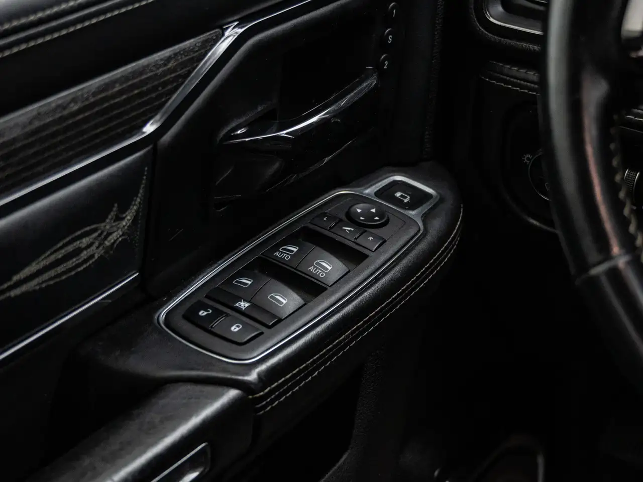 RAM 3500 снимка RAM 3500