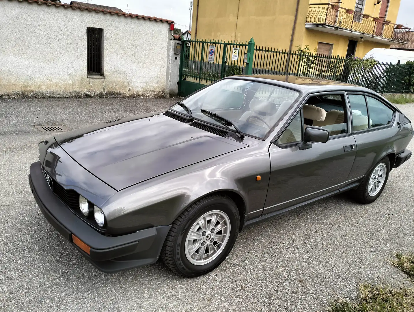 Alfa Romeo GTV GTV 2.0 Gris - 1