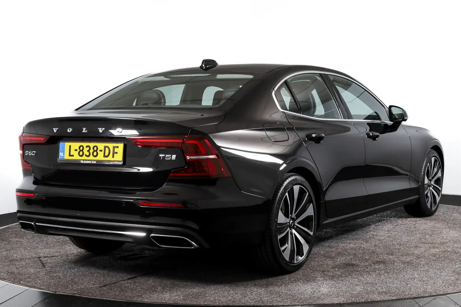 Volvo S60 2.0 T5 250 PK Intro Edition - Automaat | Dig. Cock Zwart - 2