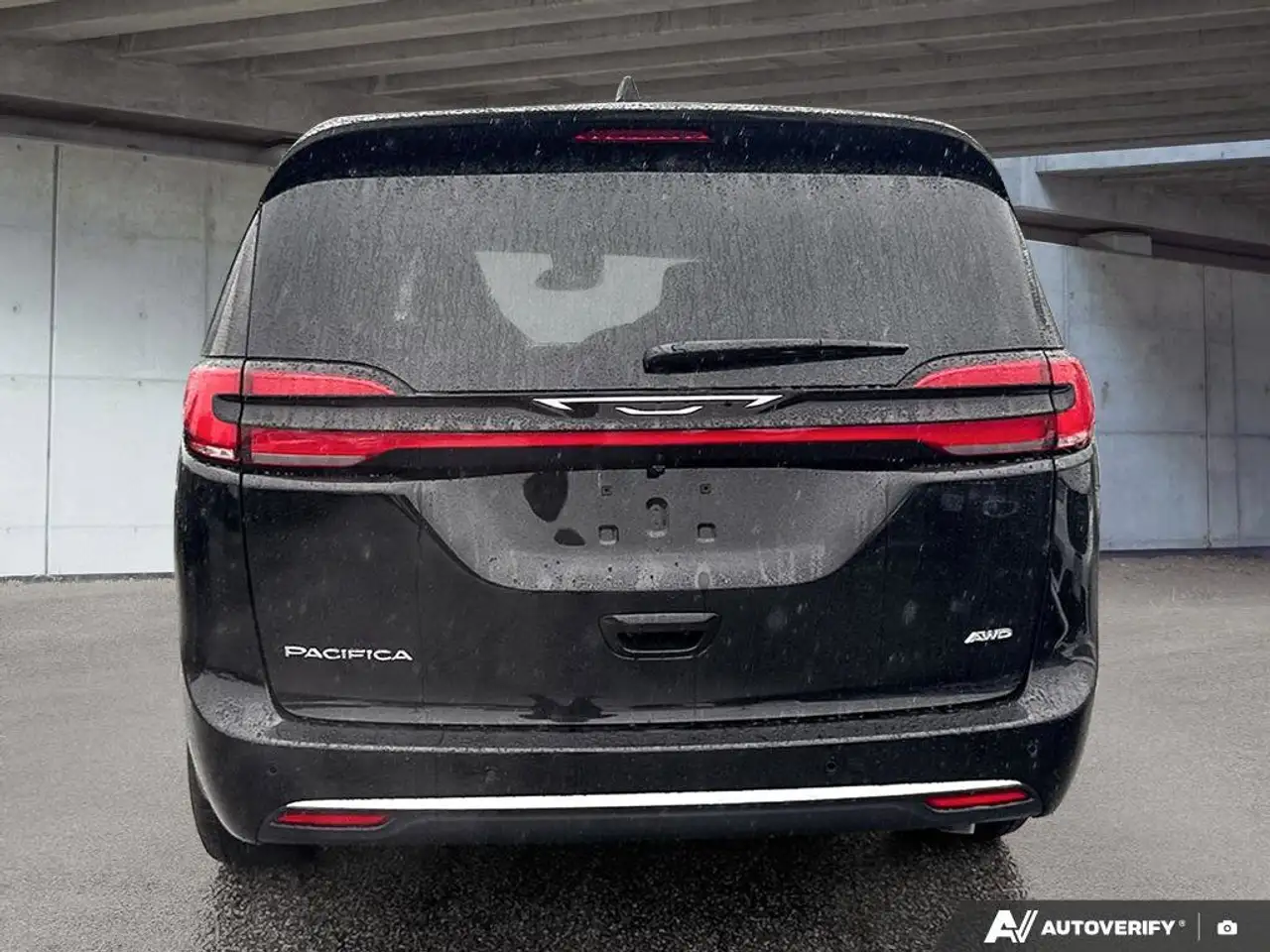 Chrysler Pacifica снимка Chrysler Pacifica