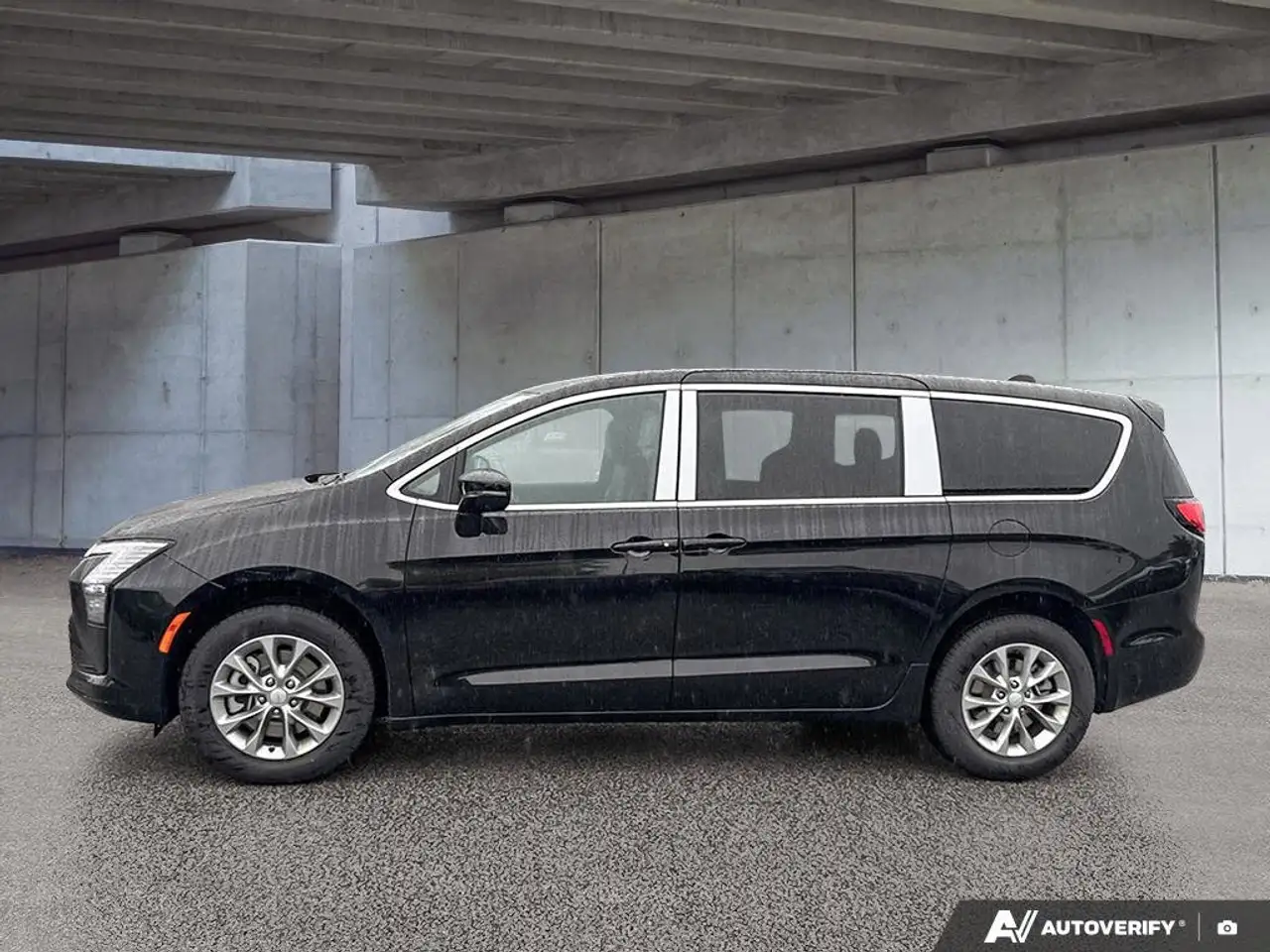 Chrysler Pacifica снимка Chrysler Pacifica