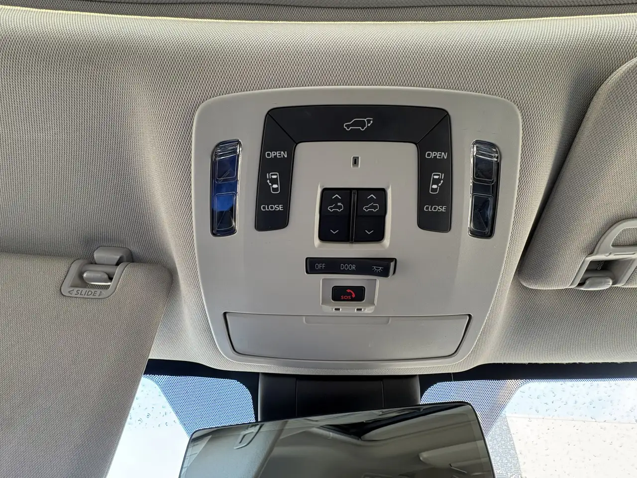 Toyota Sienna снимка Toyota Sienna