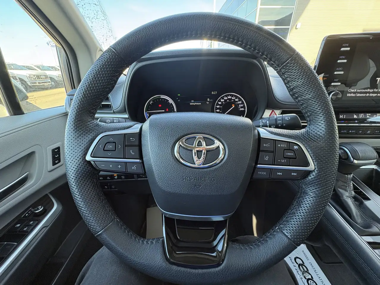 Toyota Sienna снимка Toyota Sienna
