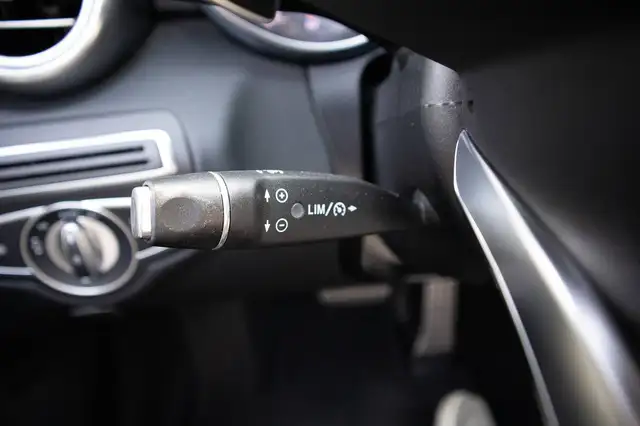 Mercedes-Benz C Class view 14