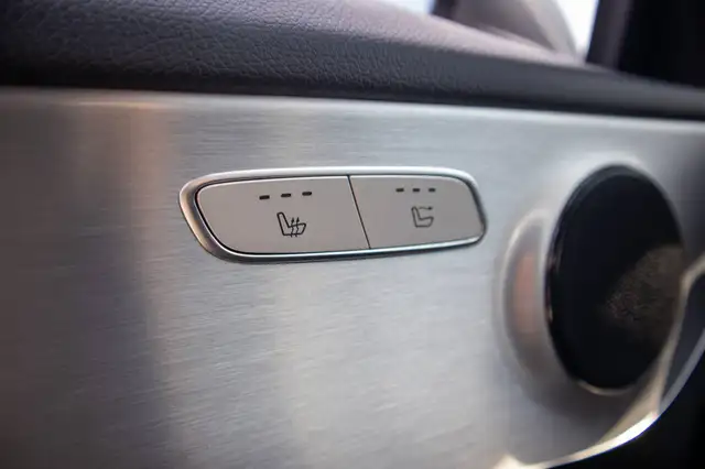 Mercedes-Benz C Class view 12