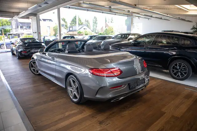 Mercedes-Benz C Class view 4