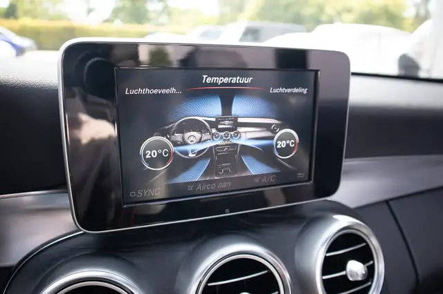 Mercedes-Benz C Class view 13