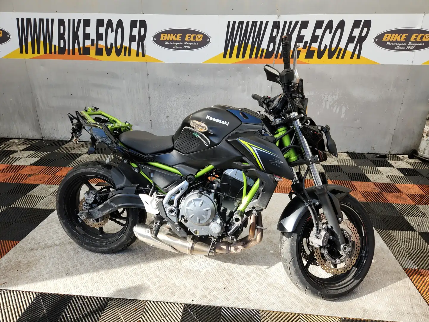 Kawasaki Z 650 Noir - 1
