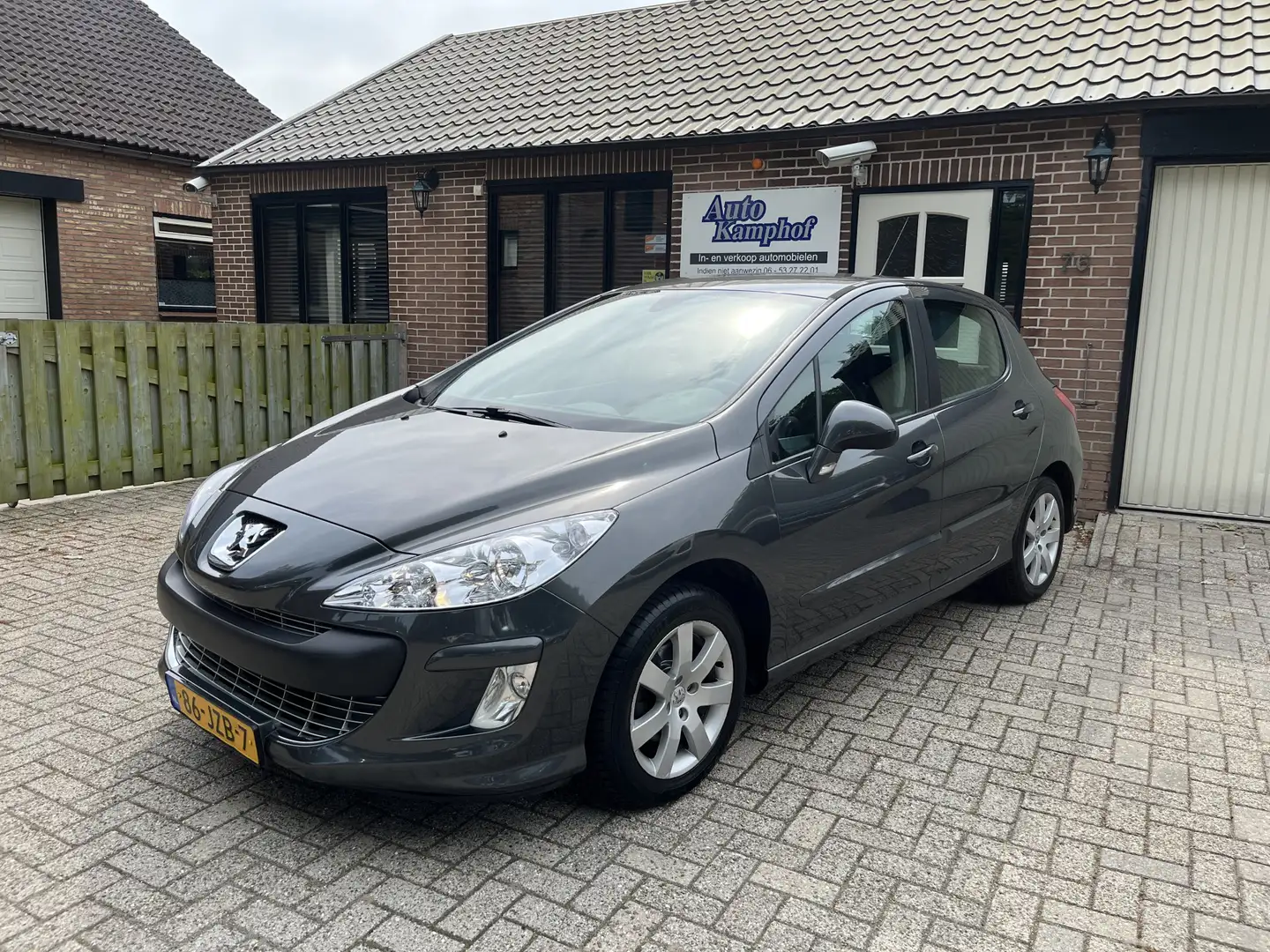 Peugeot 308 1.6 VTi Style 5 drs Automaat Nieuwe A.P.K. Grijs - 2