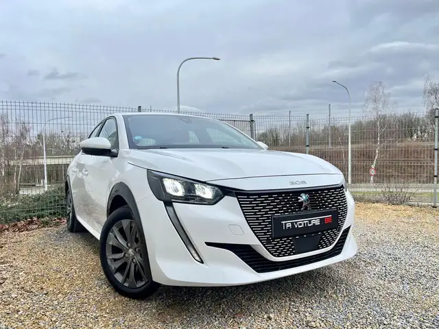 Peugeot e-208 50 kWh Active Pack LED/NAV/CARPLAY/CLIM-AUTO/FRONT