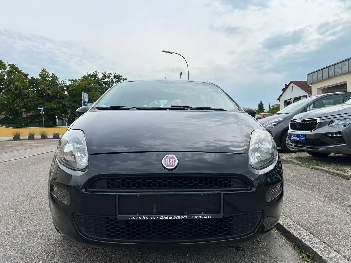 Fiat Punto Pop 1.4 Klima Navi Tüv und Zahnriemen neu Schwarz - 2