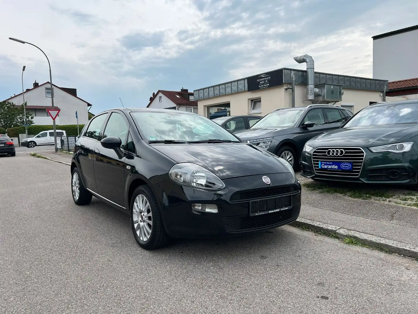Fiat Punto Pop 1.4 Klima Navi Tüv und Zahnriemen neu Schwarz - 1