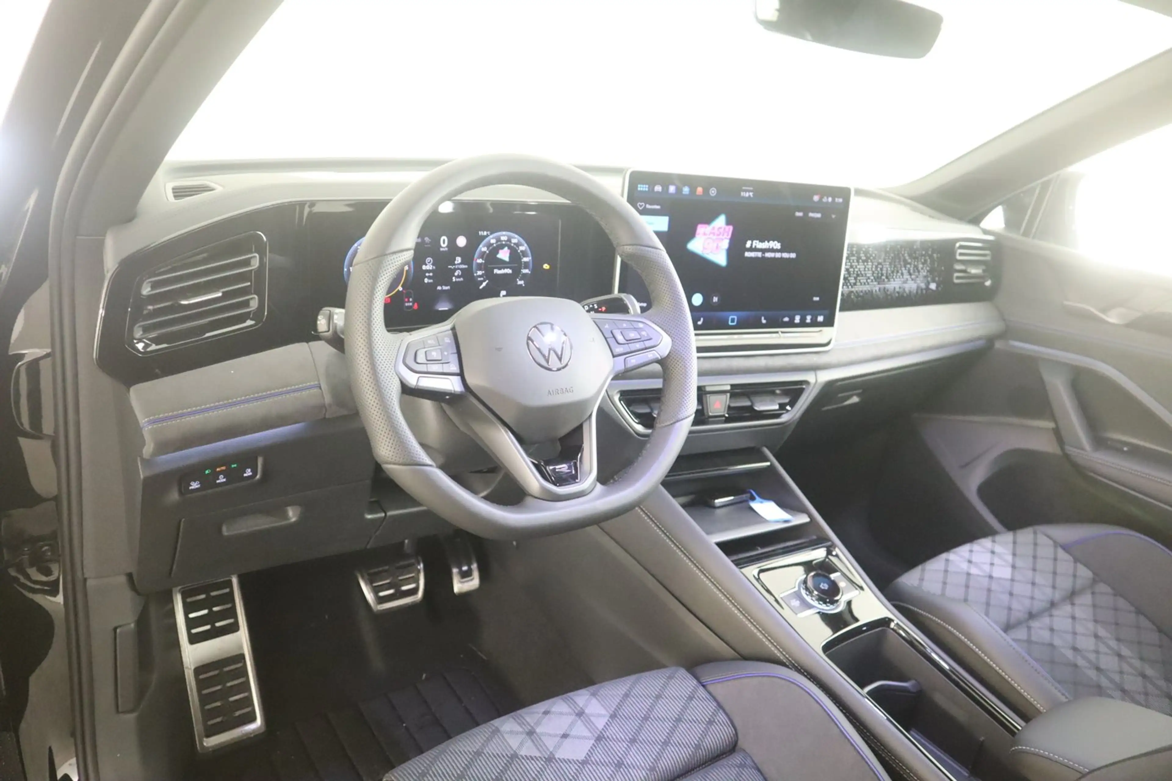 Volkswagen Tiguan Sport TDI 4MOTION DSG — photo 12