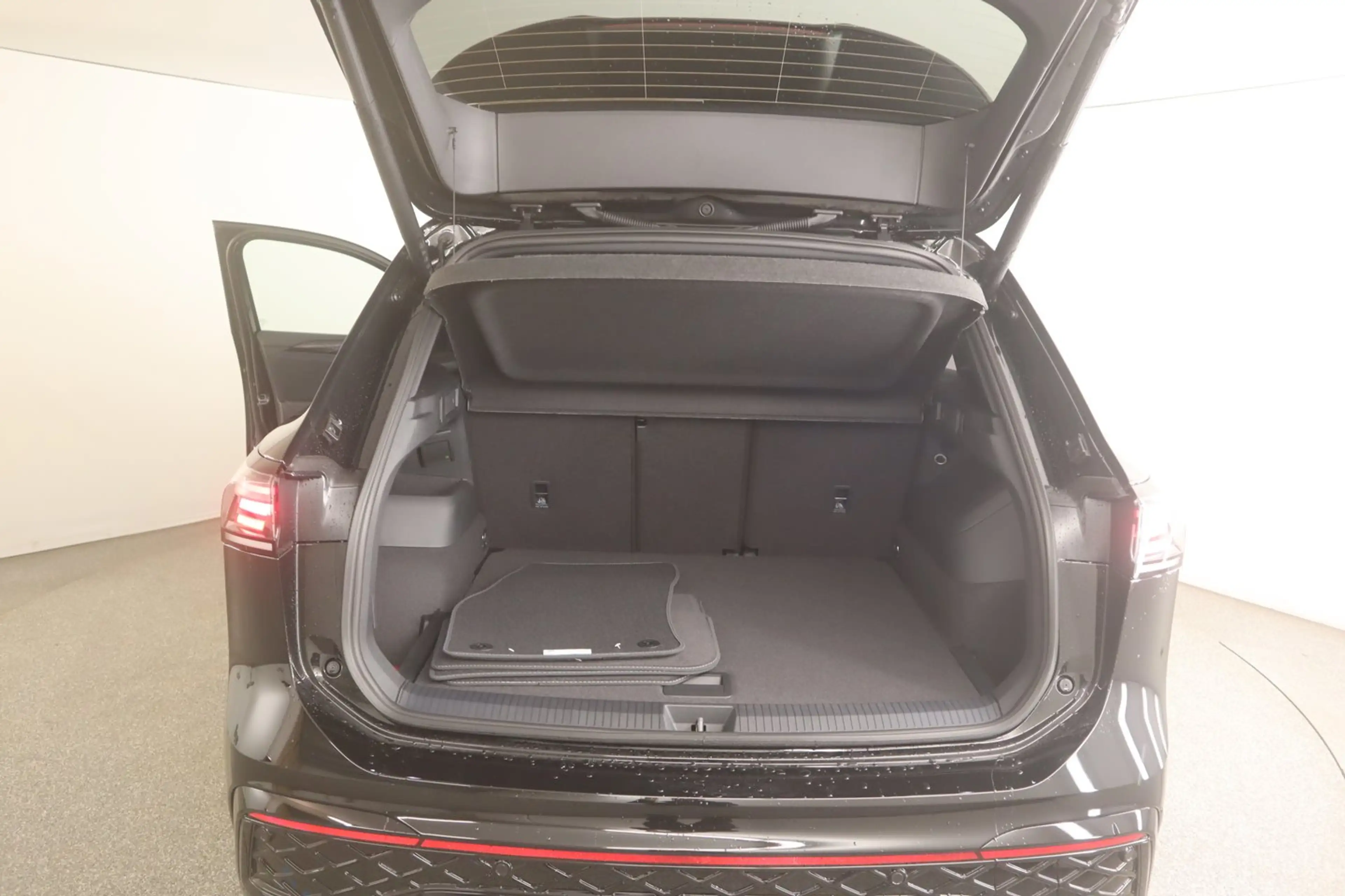 Volkswagen Tiguan Sport TDI 4MOTION DSG — photo 10