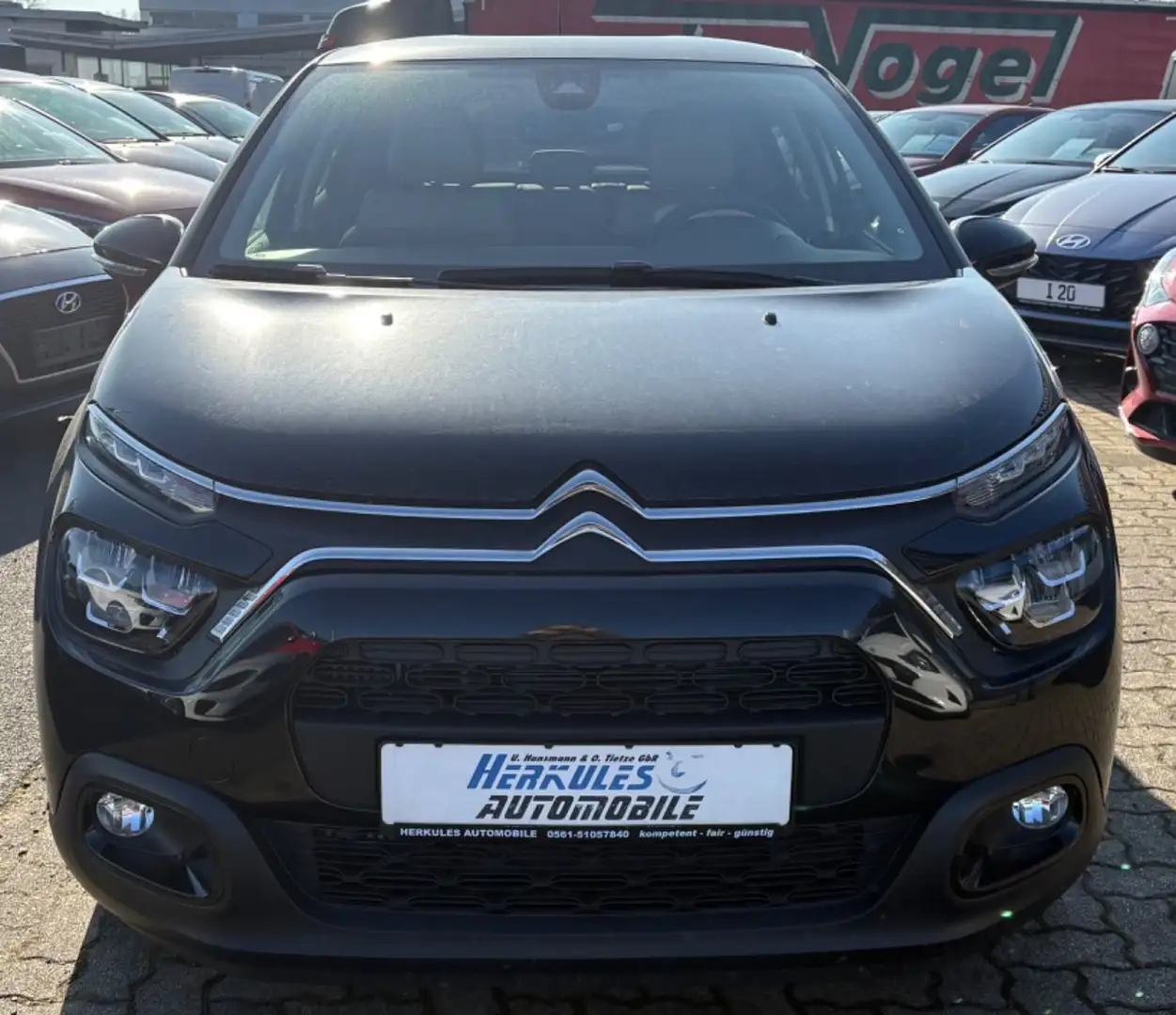 Citroen C3 110 EAT 6 Kamera/Ápp-Connect/ KeylessGo/PDC Schwarz - 2