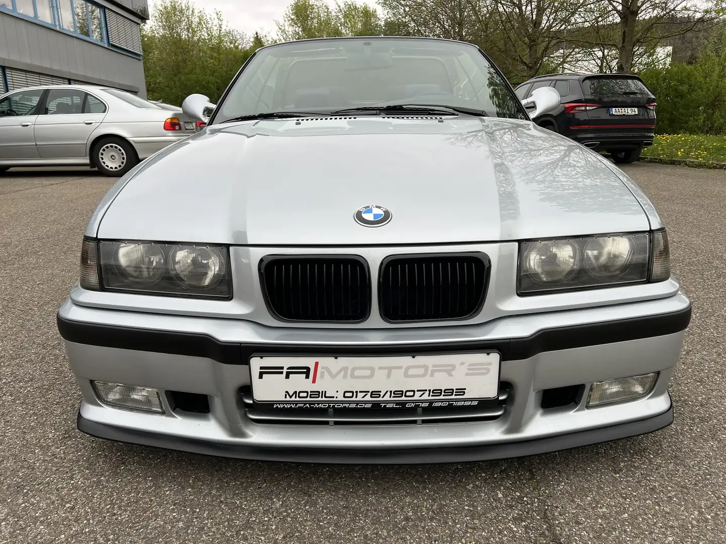 BMW 328 BMW 328i Cabrio M-Paket ab Werk - Individual Silber - 2