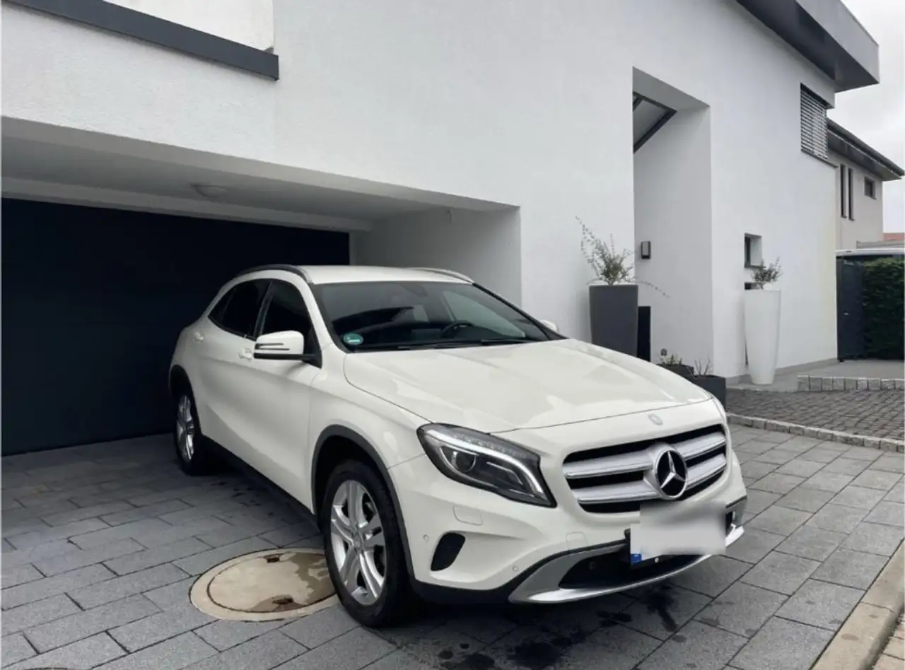 Mercedes-Benz GLA 180