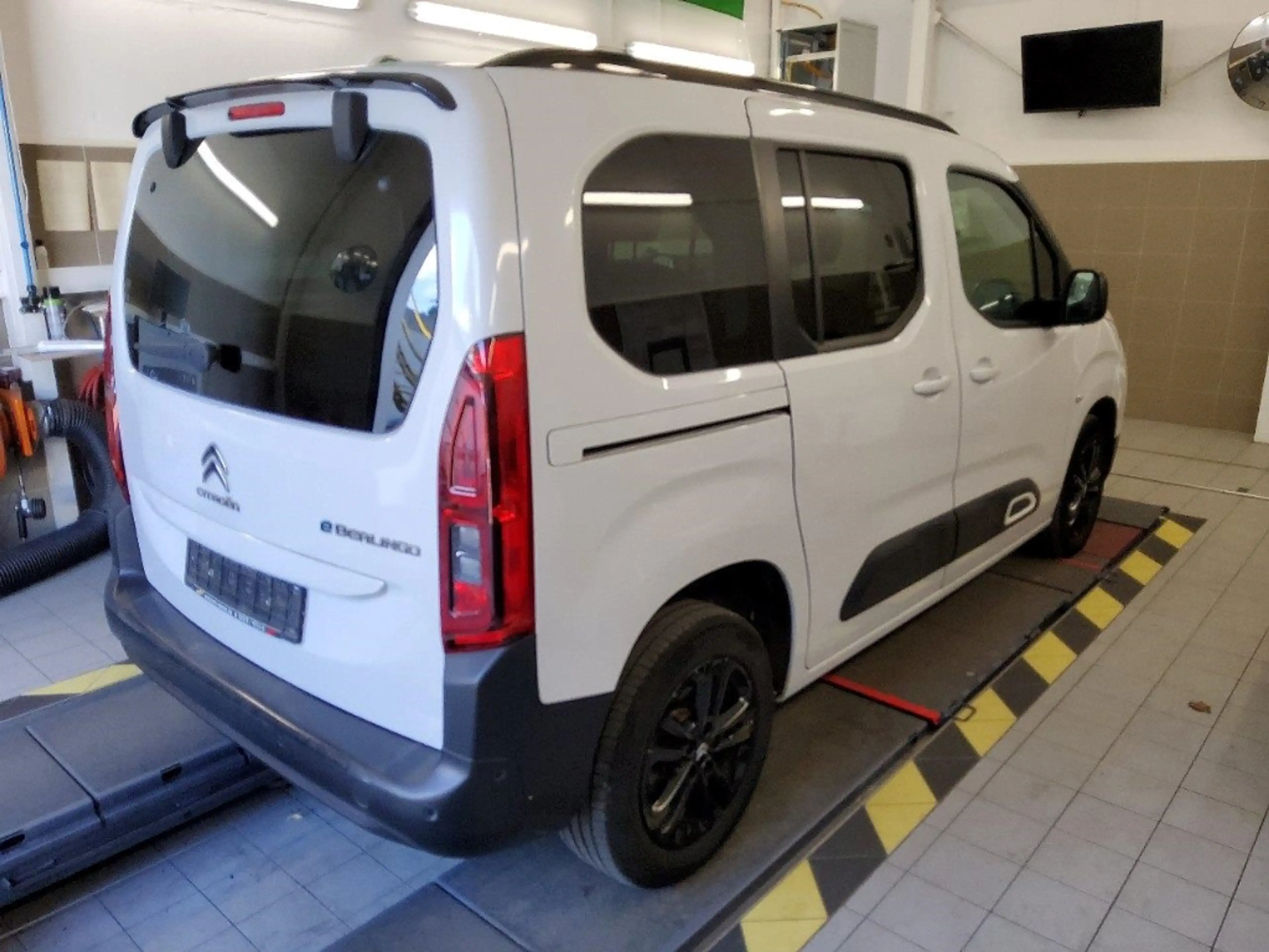 Citroen Berlingo M Shine 11kw Shz Navi Kamera — photo 3