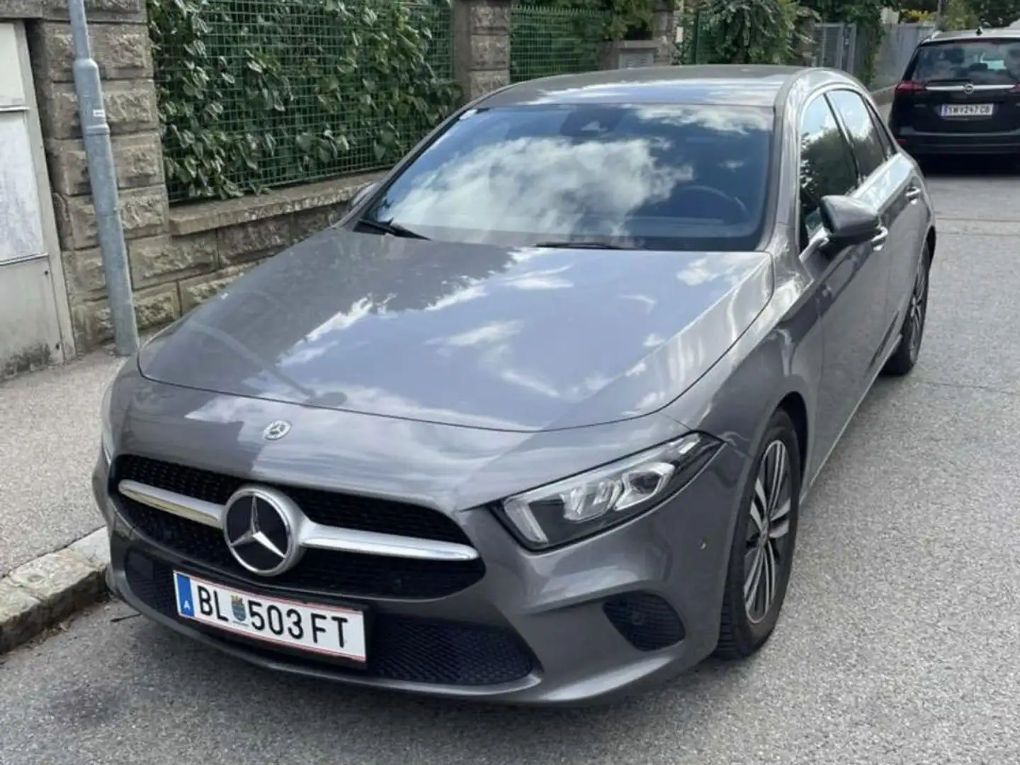 Mercedes-Benz A 180 A 180 Aut. Grau - 1