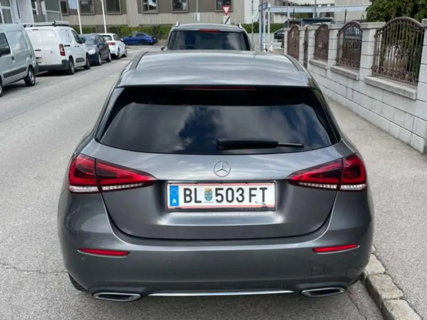 Mercedes-Benz A 180 A 180 Aut. Grau - 2
