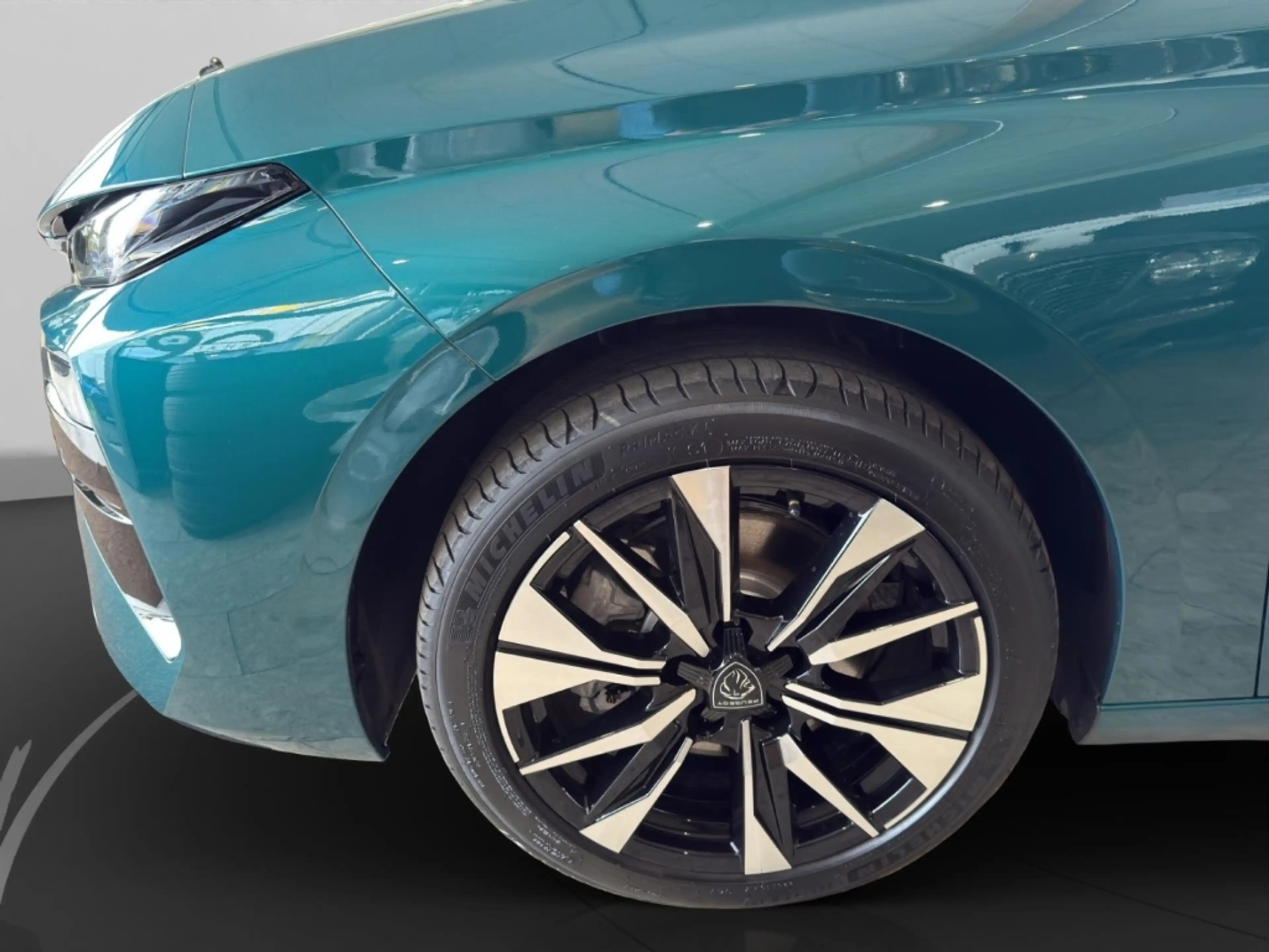 Peugeot 308 Hybrid 145 Allure 360 Kamera LED ACC 2-Zonen-Klima — photo 9