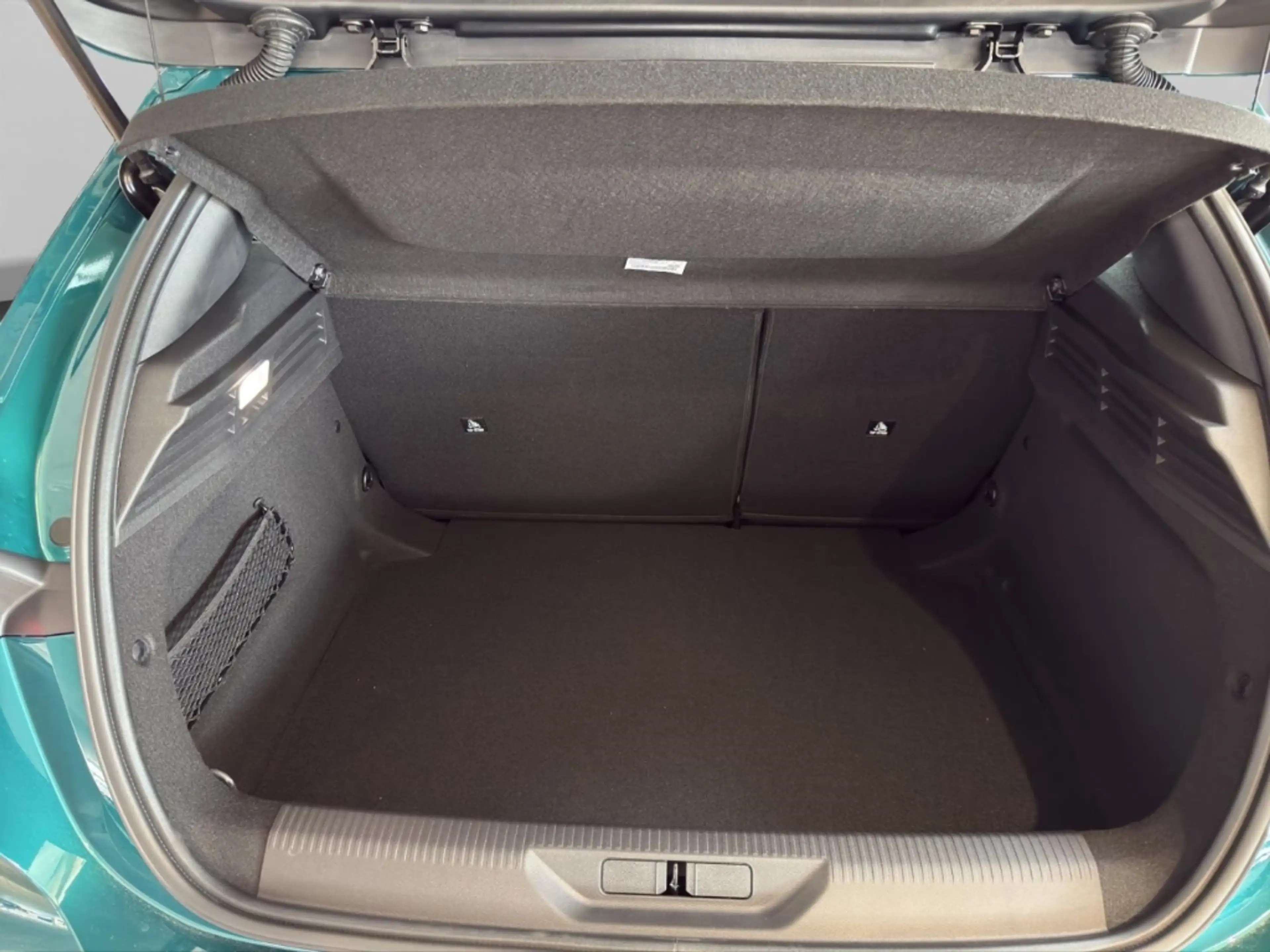 Peugeot 308 Hybrid 145 Allure 360 Kamera LED ACC 2-Zonen-Klima — photo 13
