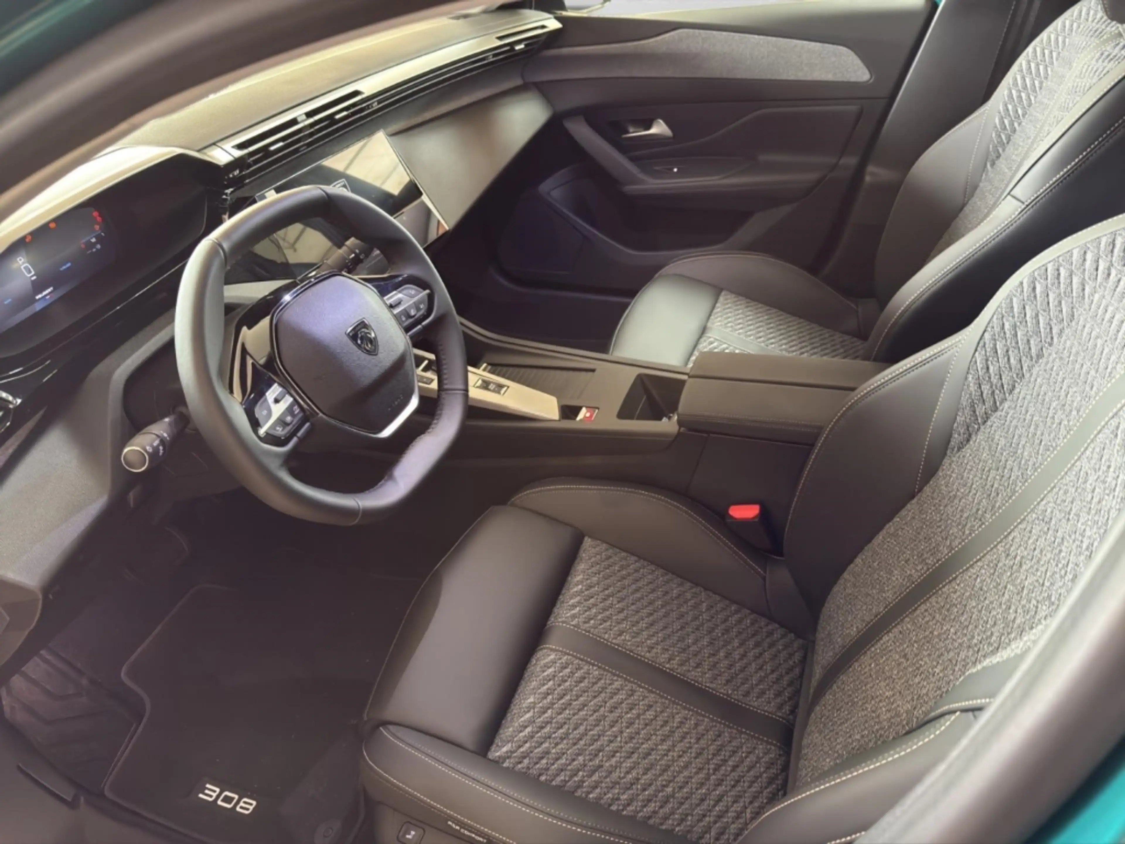 Peugeot 308 Hybrid 145 Allure 360 Kamera LED ACC 2-Zonen-Klima — photo 10