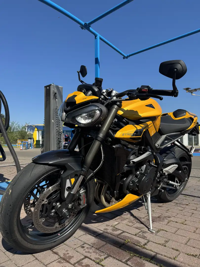 Triumph Street Triple 765 RS Giallo - 1