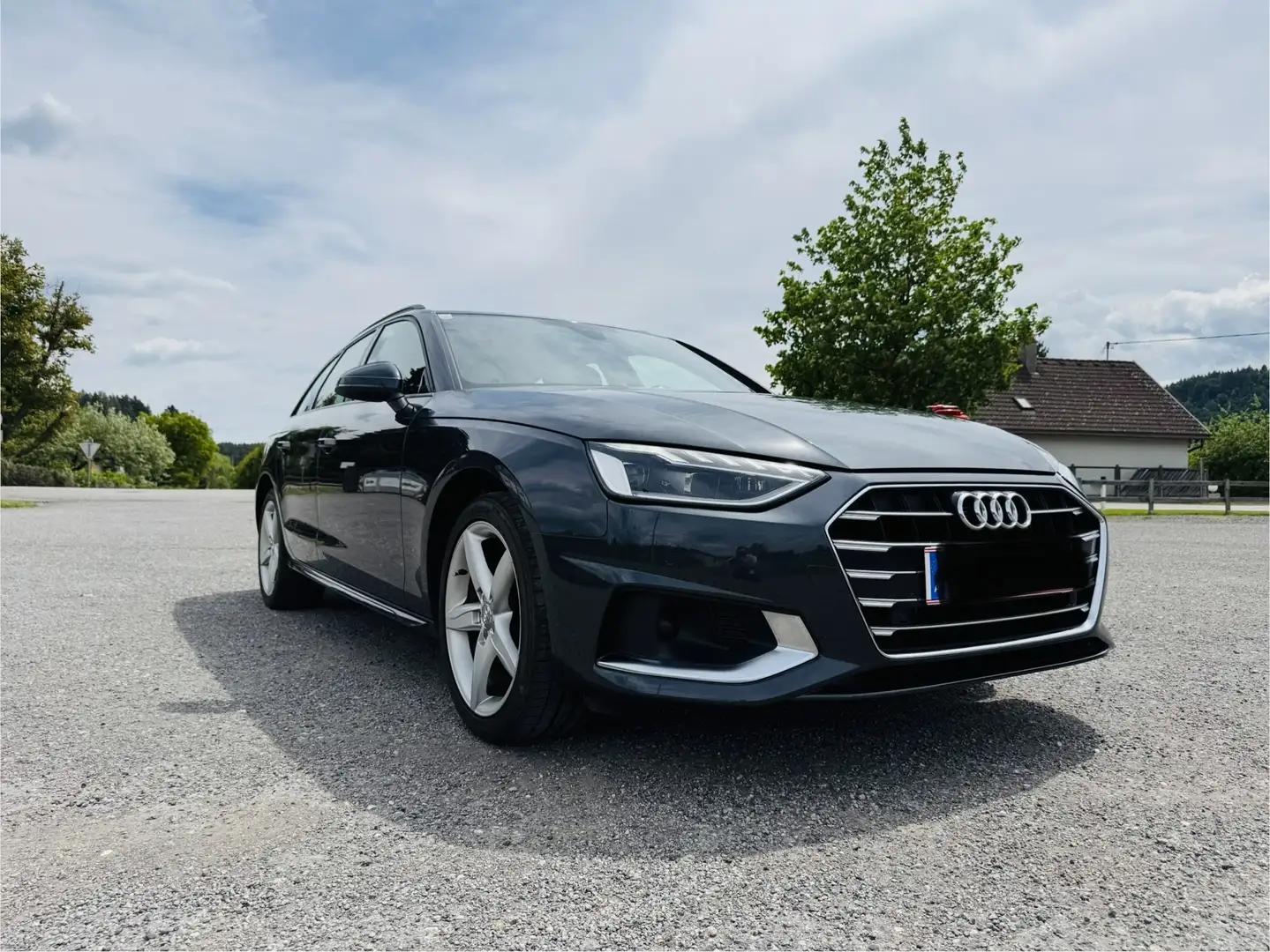 Audi A4 A4 Avant 35 TDI advanced S-tronic *S-LINE* Grau - 1