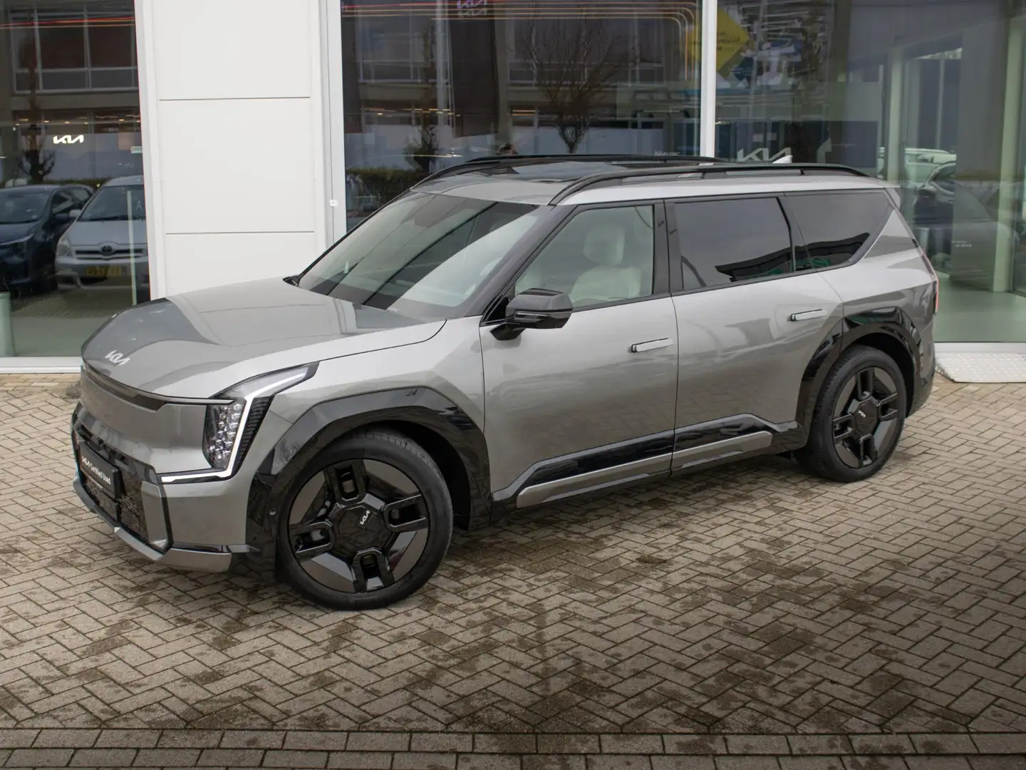 Kia EV9 GT-Line AWD 99.8 kWh | Schuifkanteldak | Stoel en Gris - 2