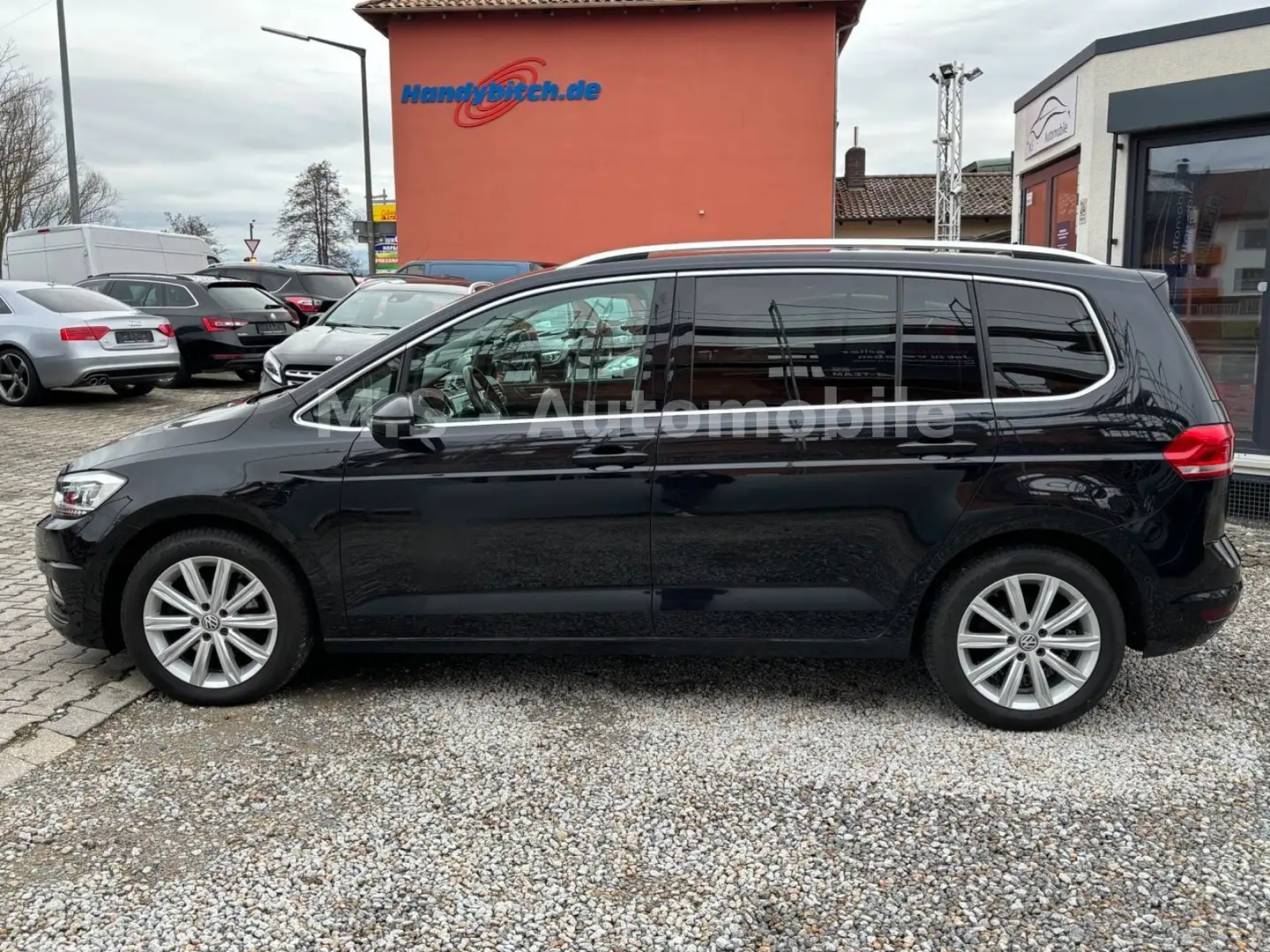 Volkswagen Touran HighlineBMT*7 Sitzer*DSG*SHZ*PDC*AHK*Navi Zwart - 2