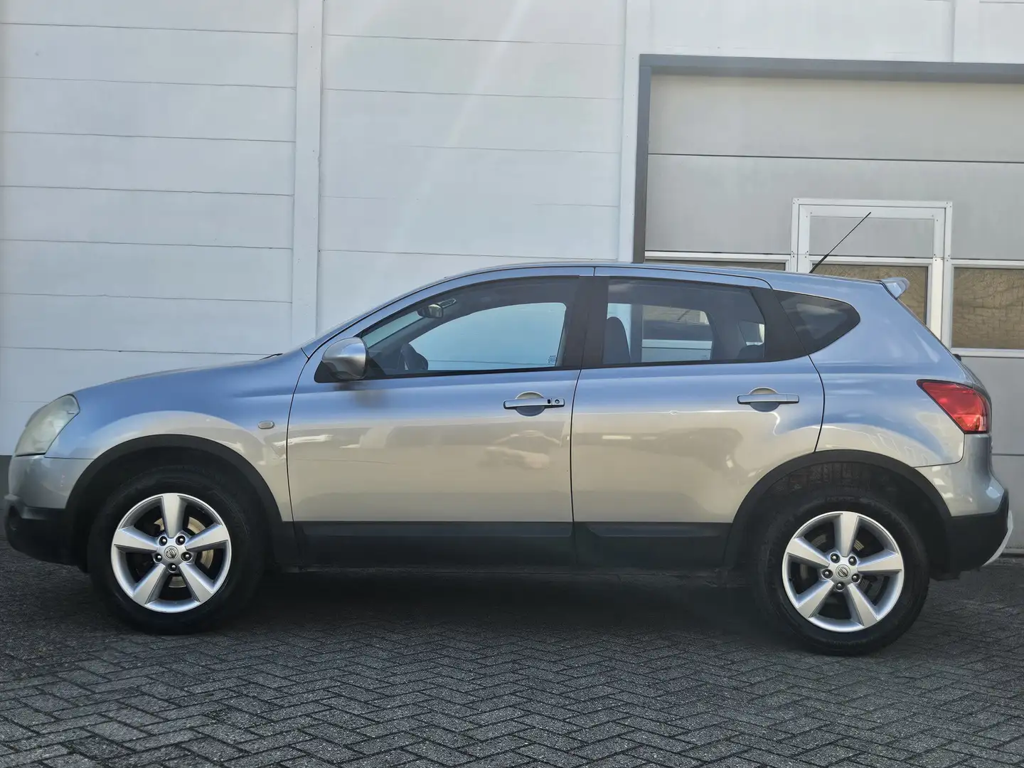 Nissan Qashqai 2.0 Tekna Pack /Pano/Cruise/PDC/Trekhaak! Grijs - 2