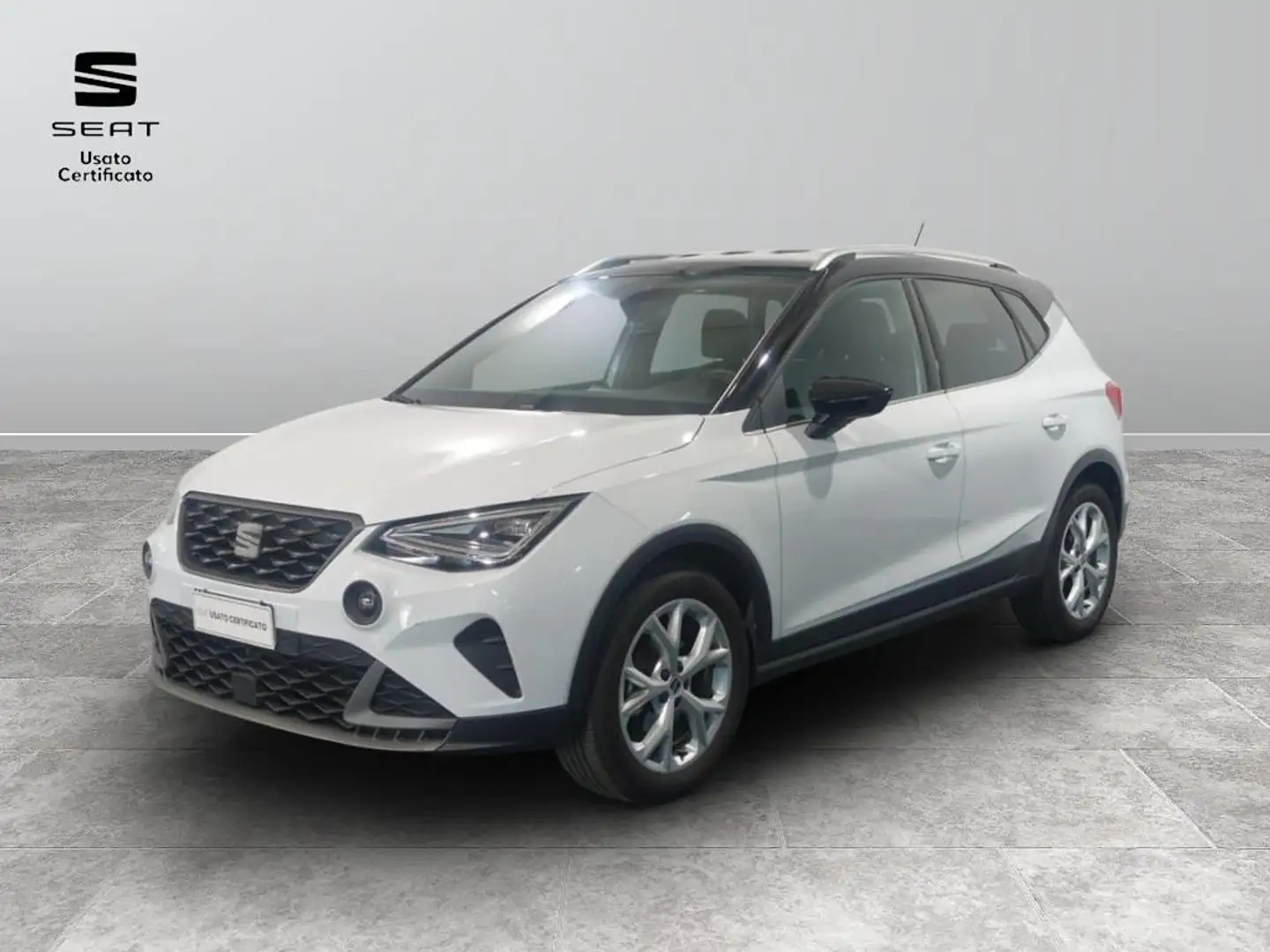 SEAT Arona 1.0 ecotsi FR 95cv Zwart - 1