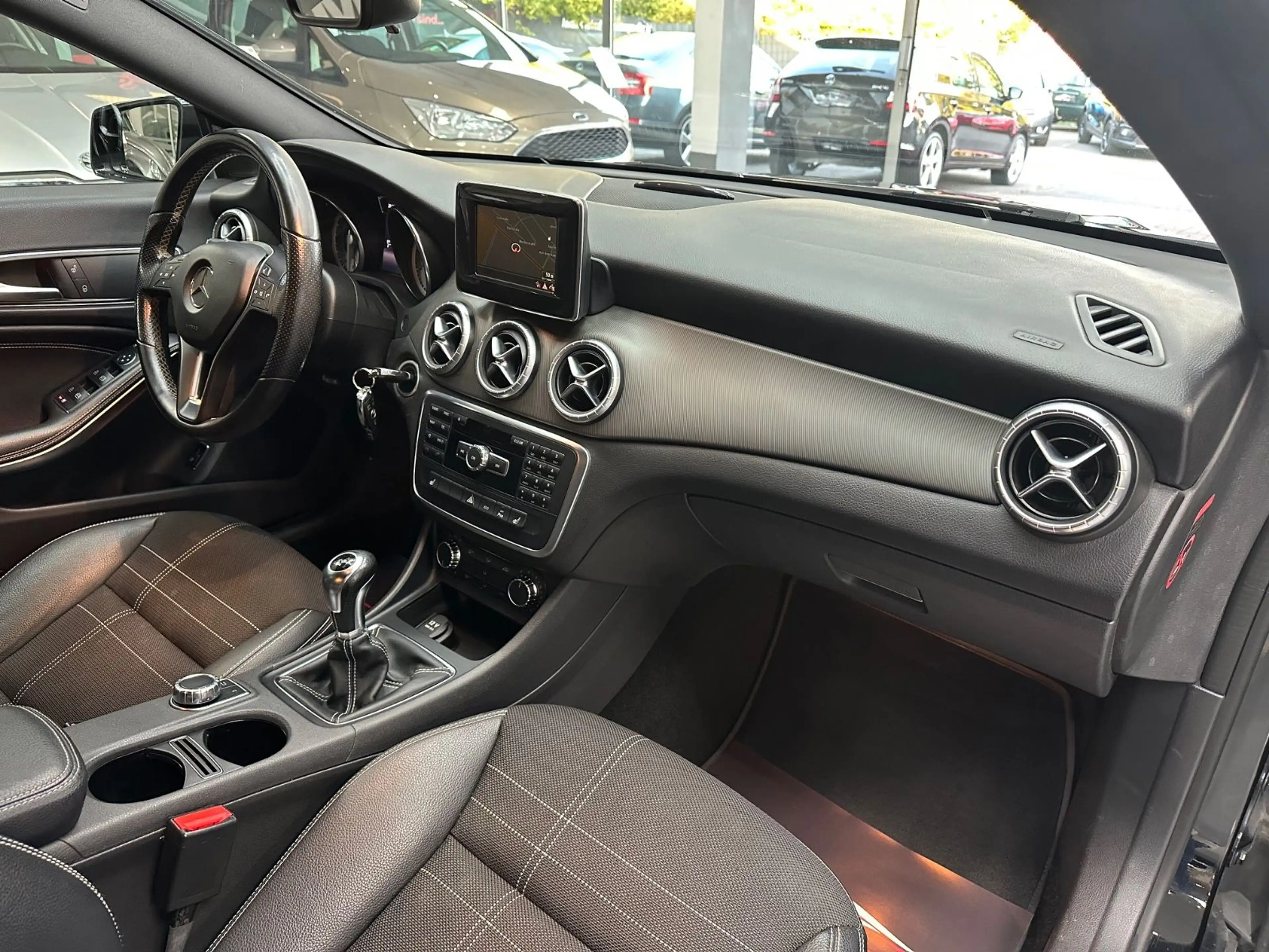 Mercedes-Benz CLA 180 / Klima/ Xenon/ Sitzheizung/ TÜV Neu — photo 15