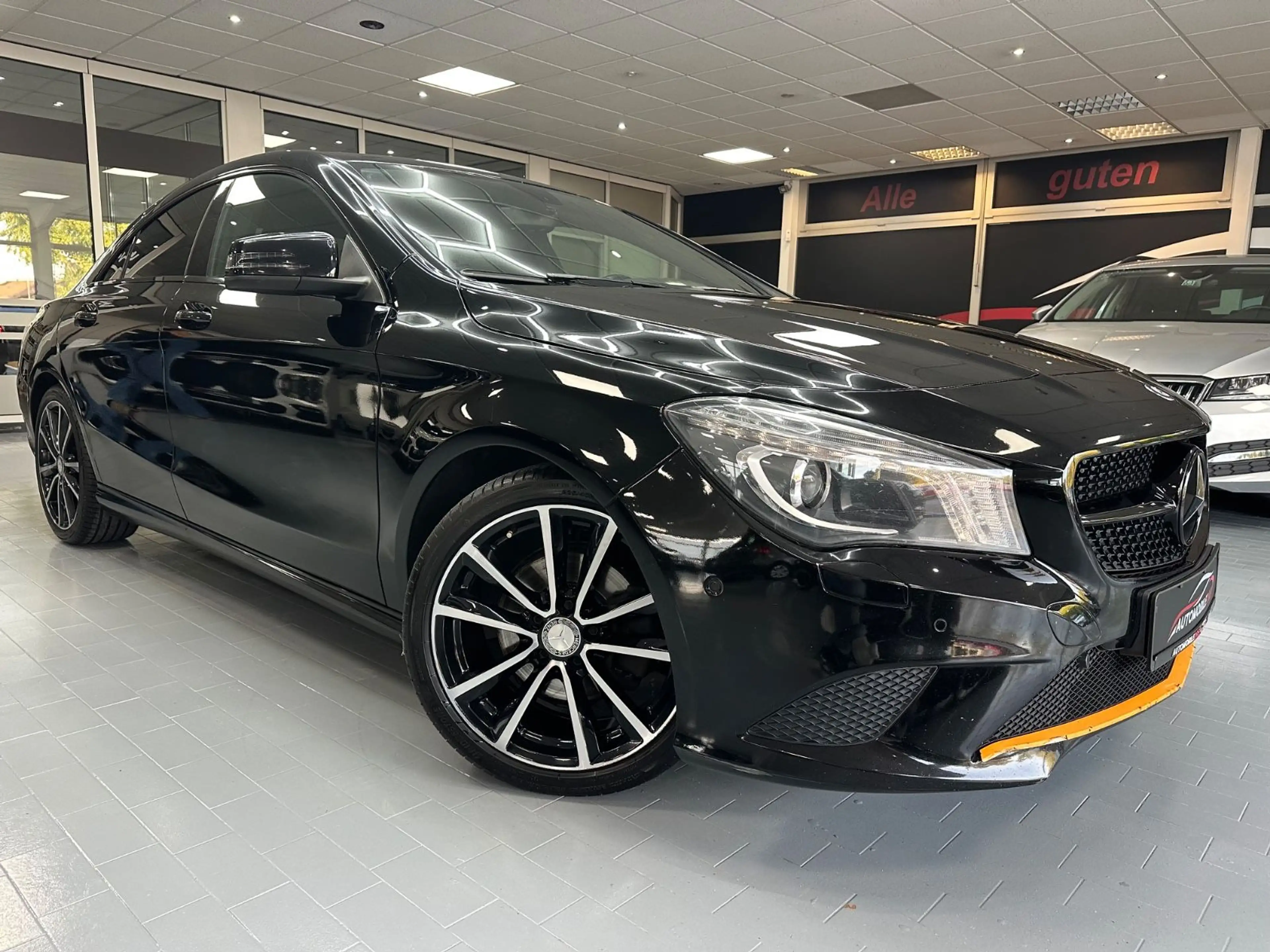 Mercedes-Benz CLA 180 / Klima/ Xenon/ Sitzheizung/ TÜV Neu — photo 4