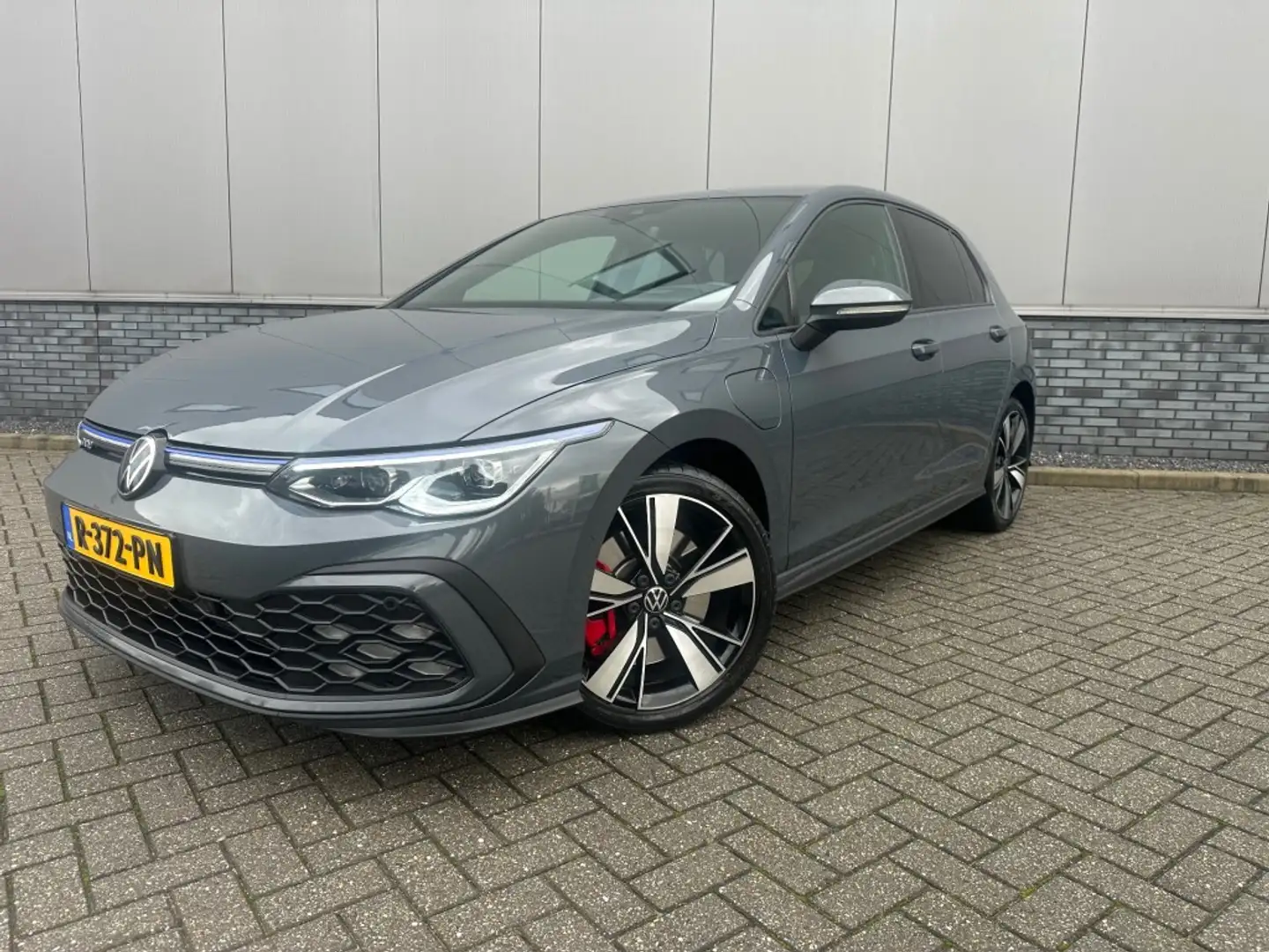 Volkswagen Golf GTE 1.4 EHYBRID GTE Bwjr 2022 Grijs - 1