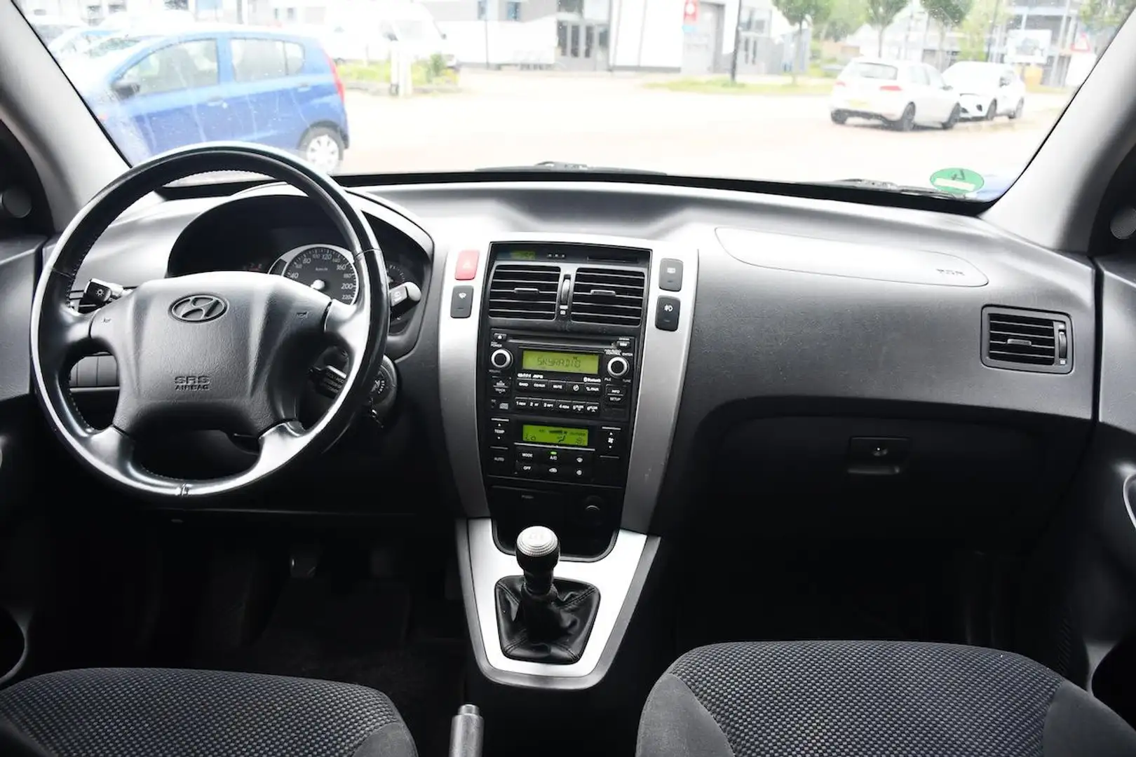 Hyundai TUCSON 2.0i Style Executive Airco|Cruise|Trekhaak Zwart - 2