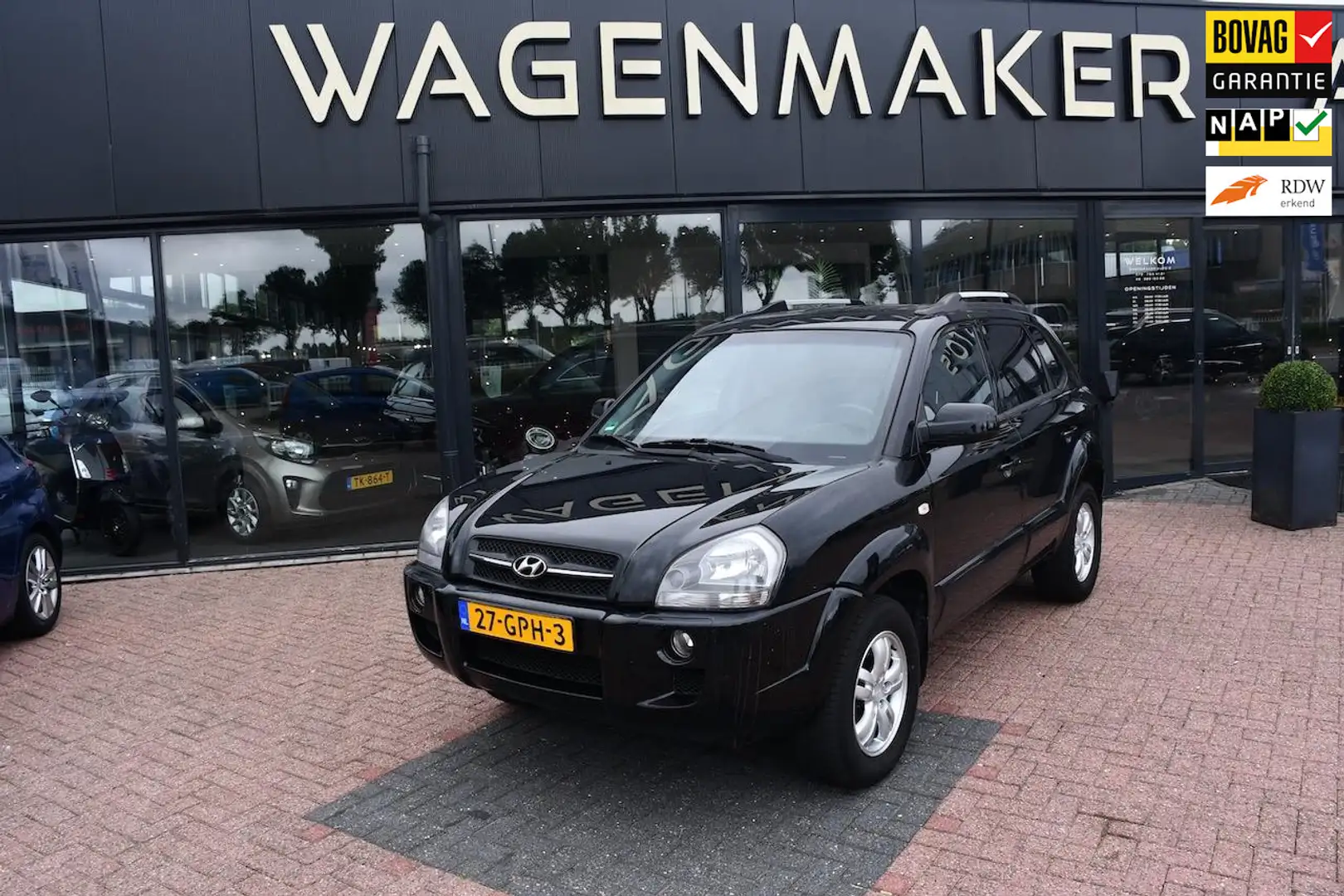 Hyundai TUCSON 2.0i Style Executive Airco|Cruise|Trekhaak Zwart - 1